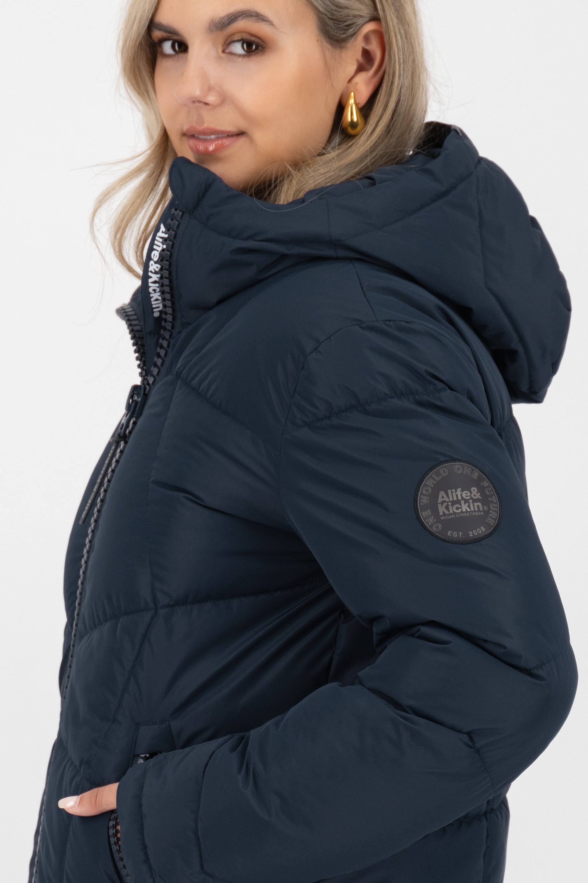 Wattierte Damenjacke KasandraAK A - Perfekt für den Winter und kühle Abende Dunkelblau