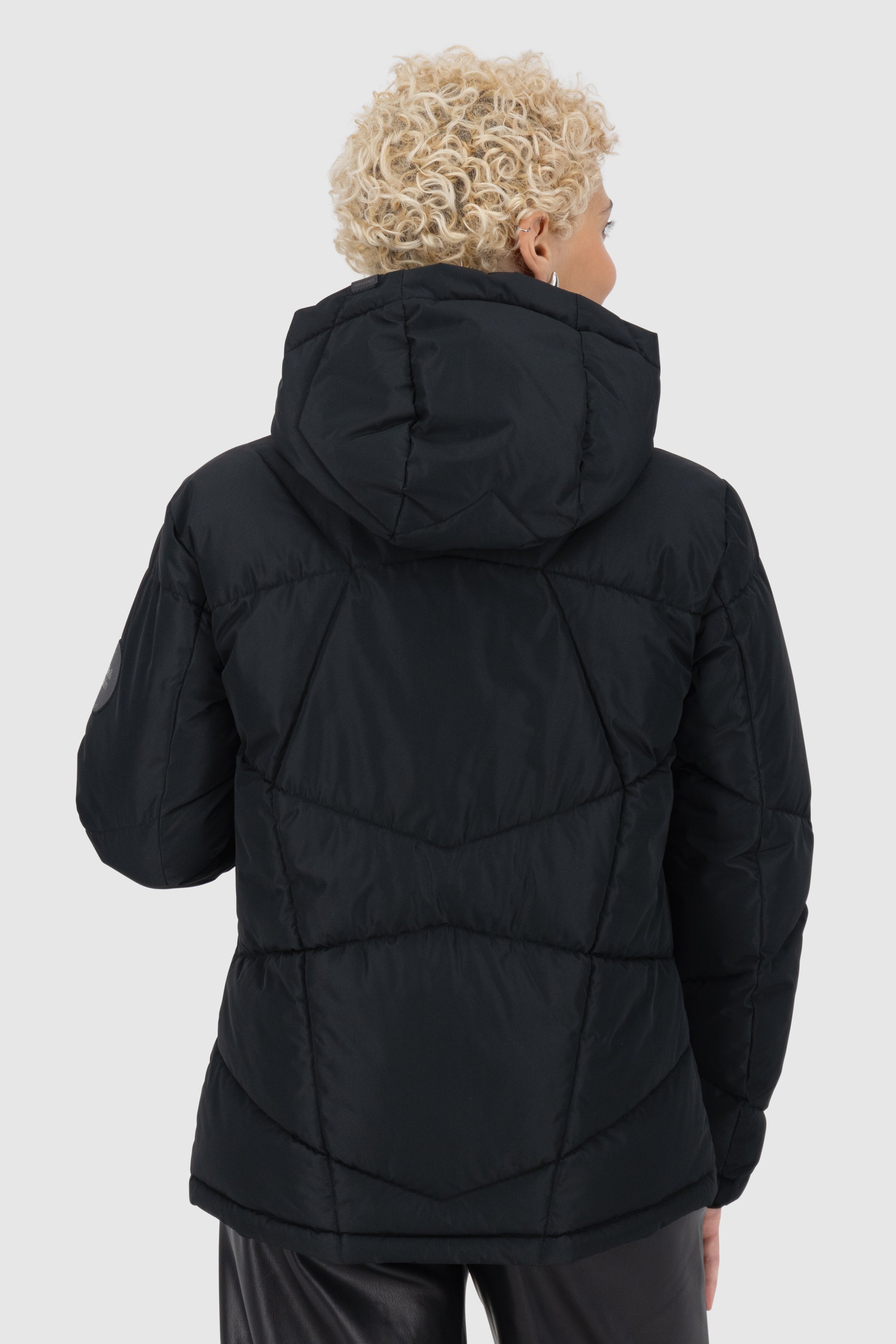 Wattierte Damenjacke KasandraAK A - Perfekt für den Winter und kühle Abende Schwarz