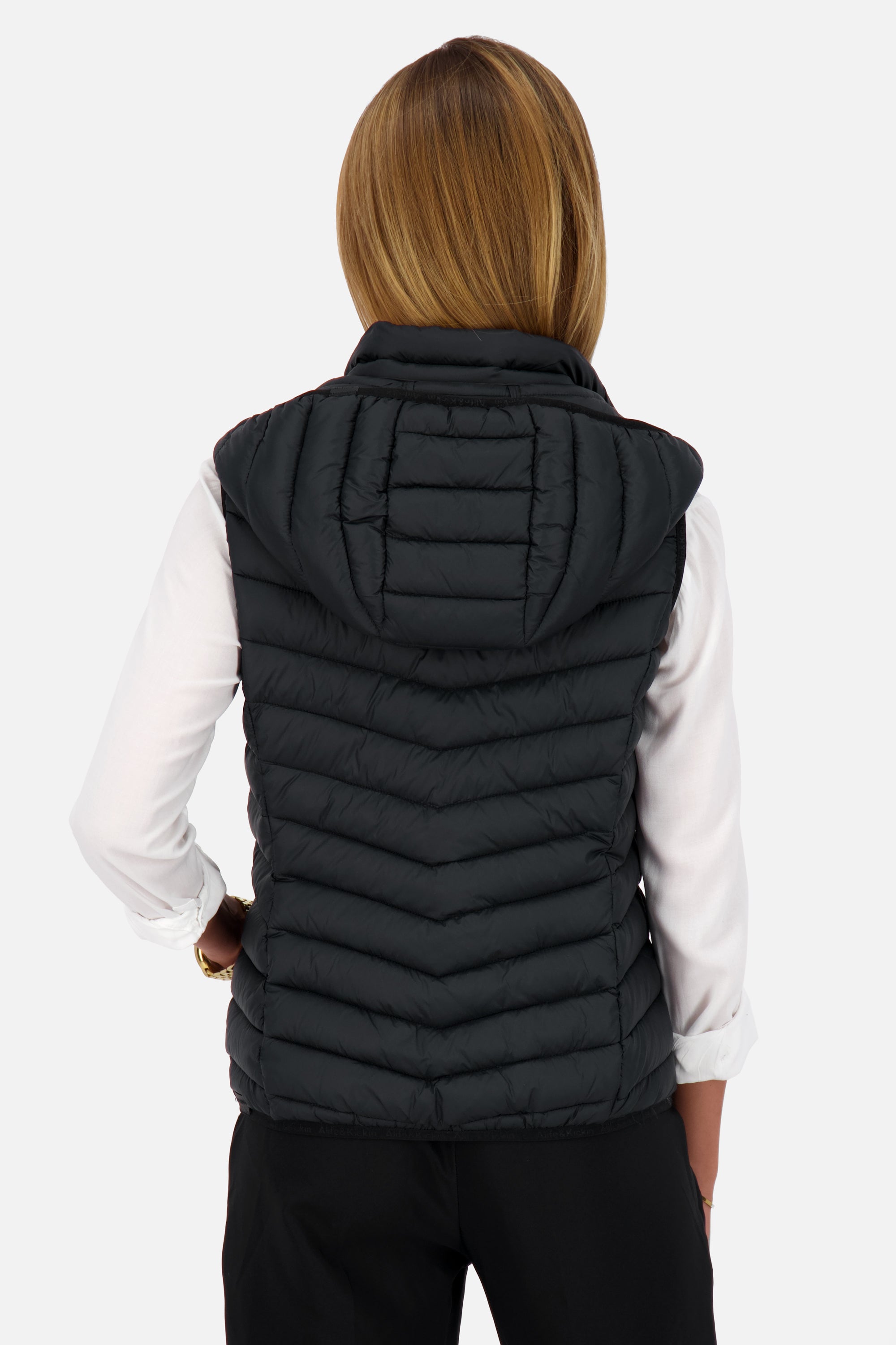 LenkaAK A Short Vest Schwarz