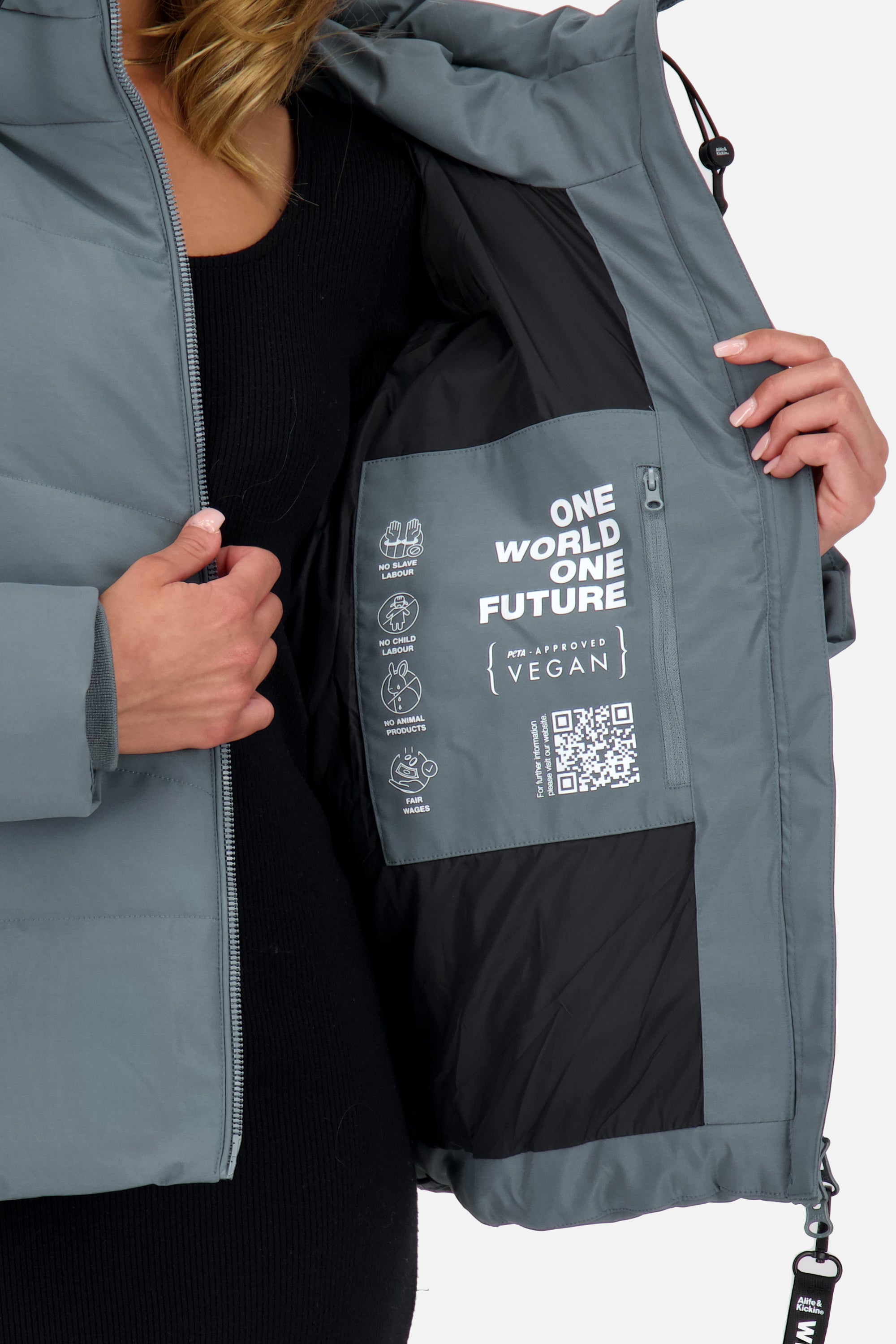 MicaelaAK A Puffer Jacket Hellblau
