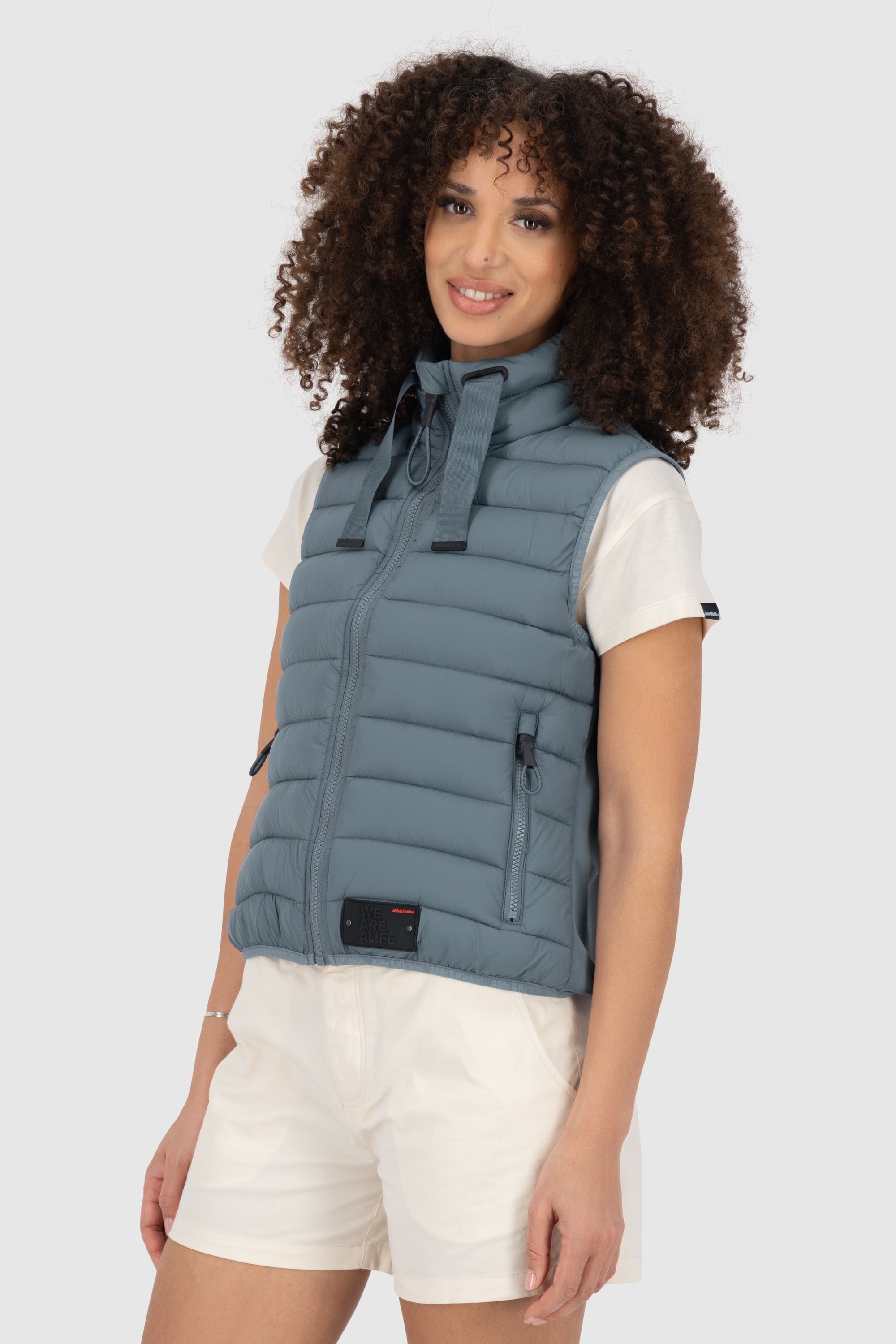 RujaAK A Short Vest Hellblau