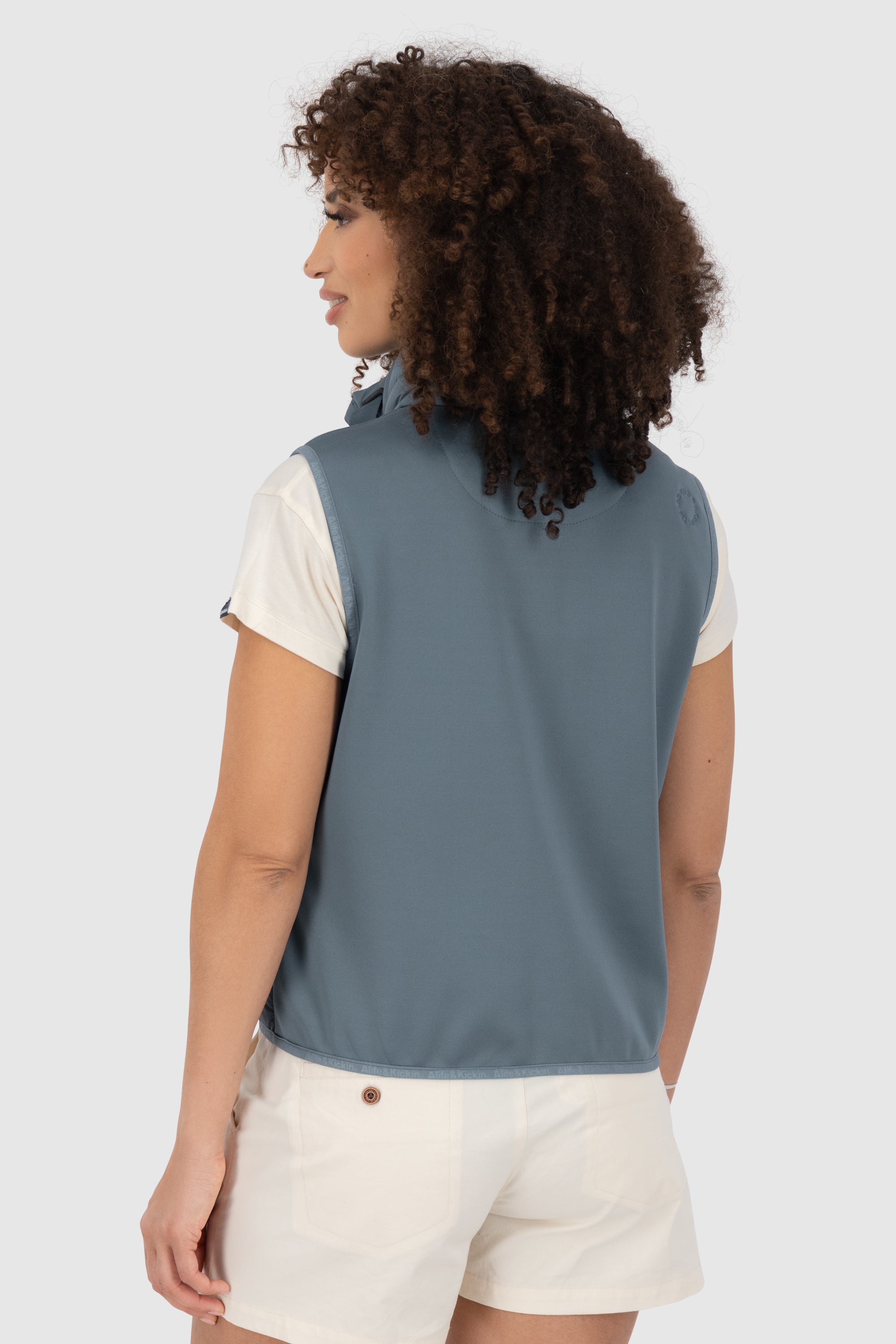 RujaAK A Short Vest Hellblau