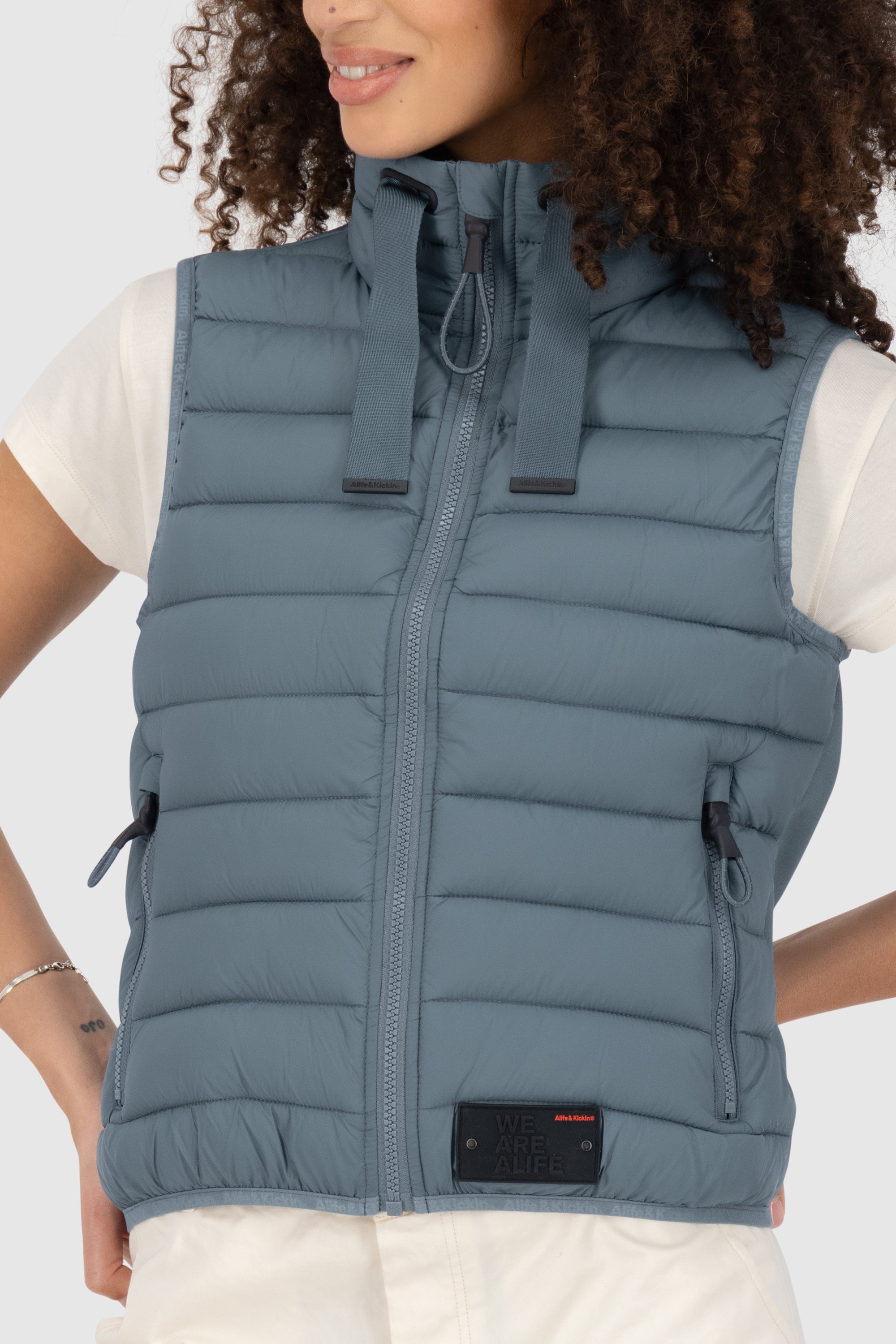 RujaAK A Short Vest Hellblau