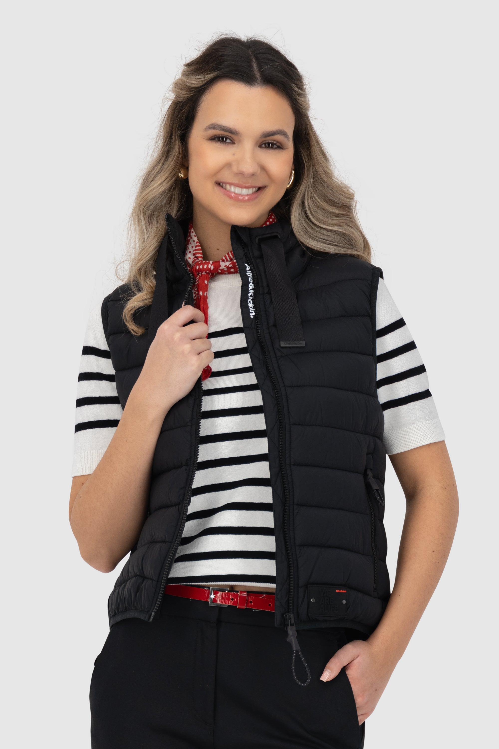 RujaAK A Short Vest Schwarz