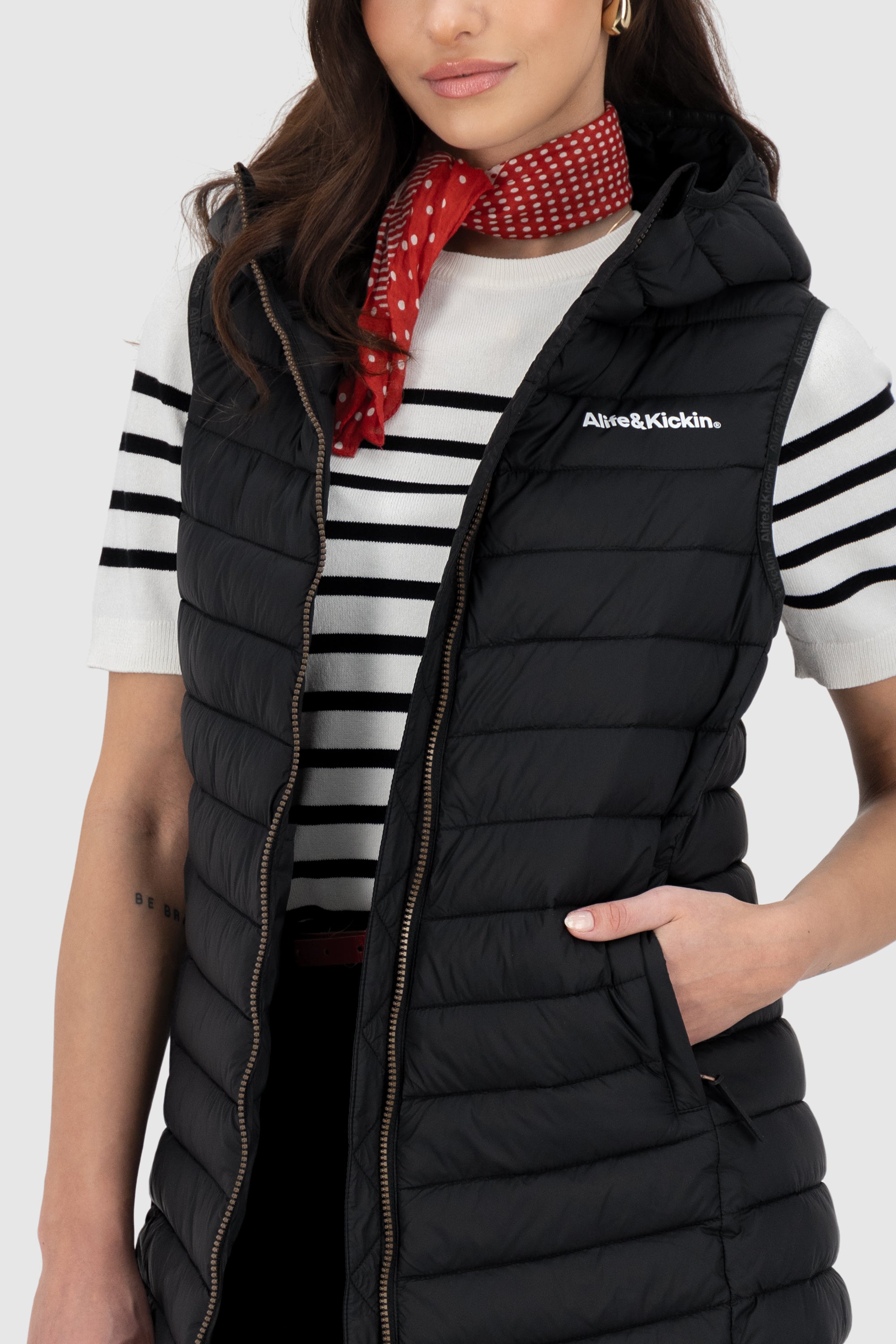 JurinaAK A Long Vest Schwarz