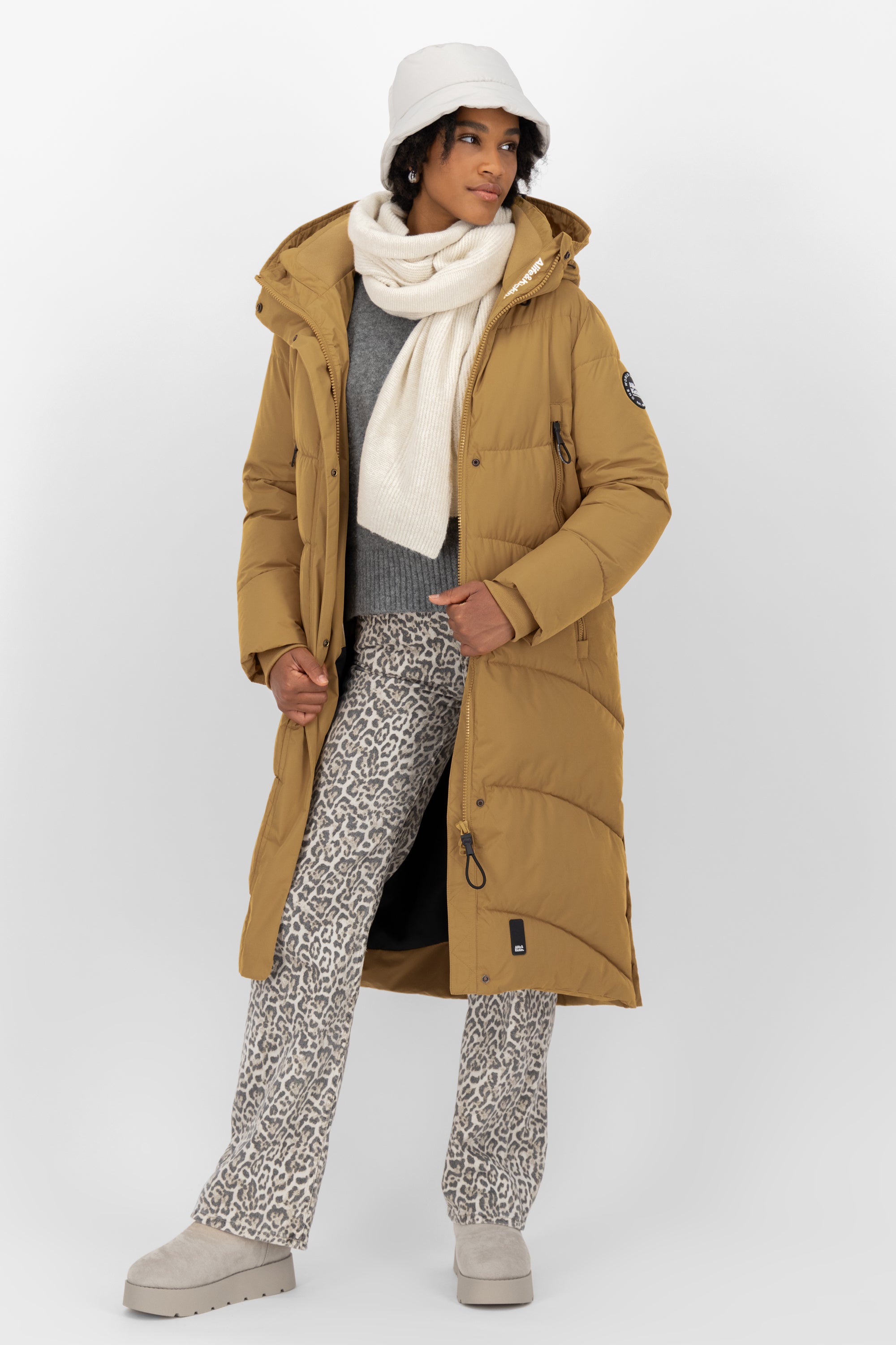 JunaAK A Coat Braun