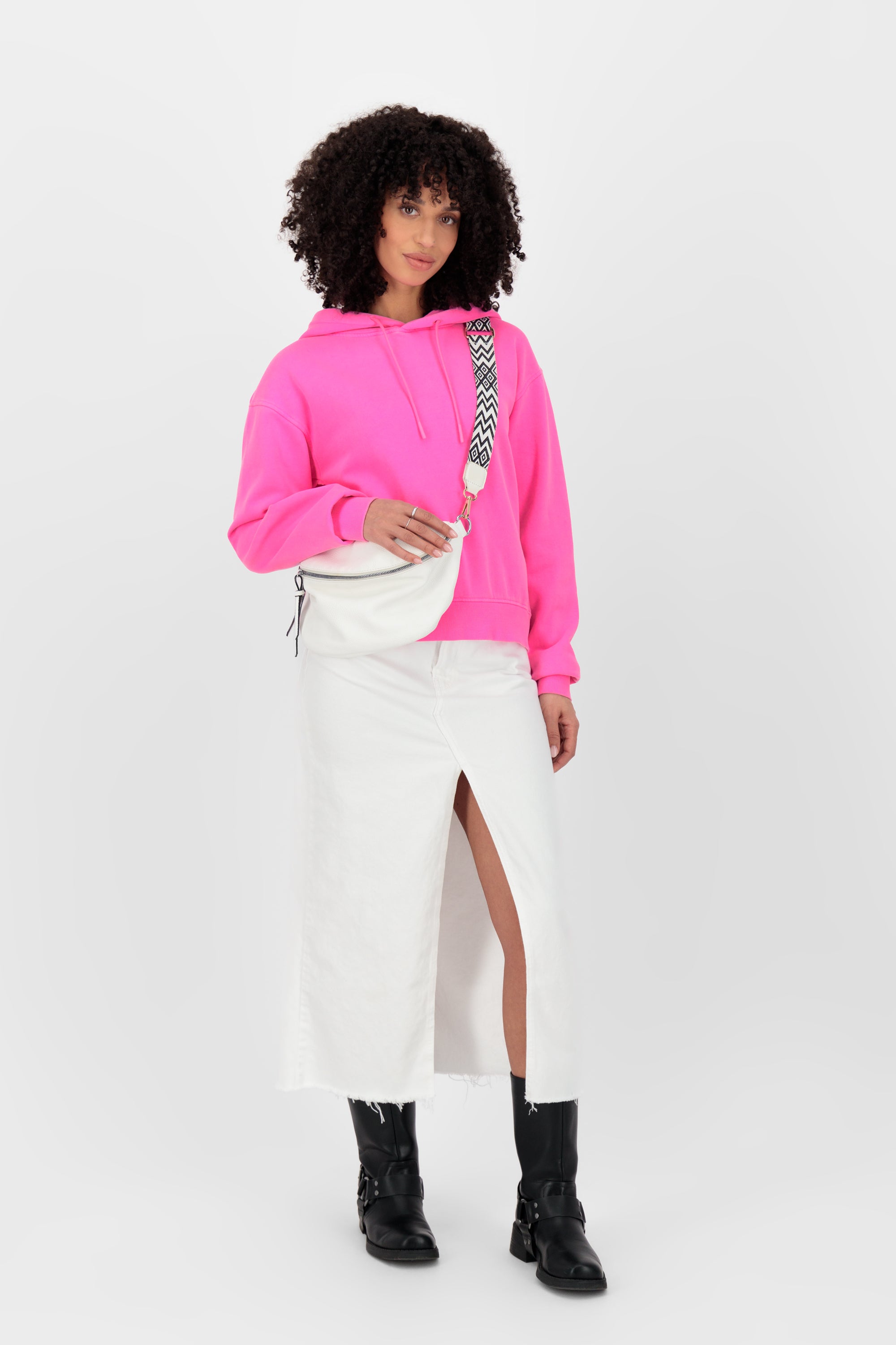 ThaneeAK A Hoodie Pink