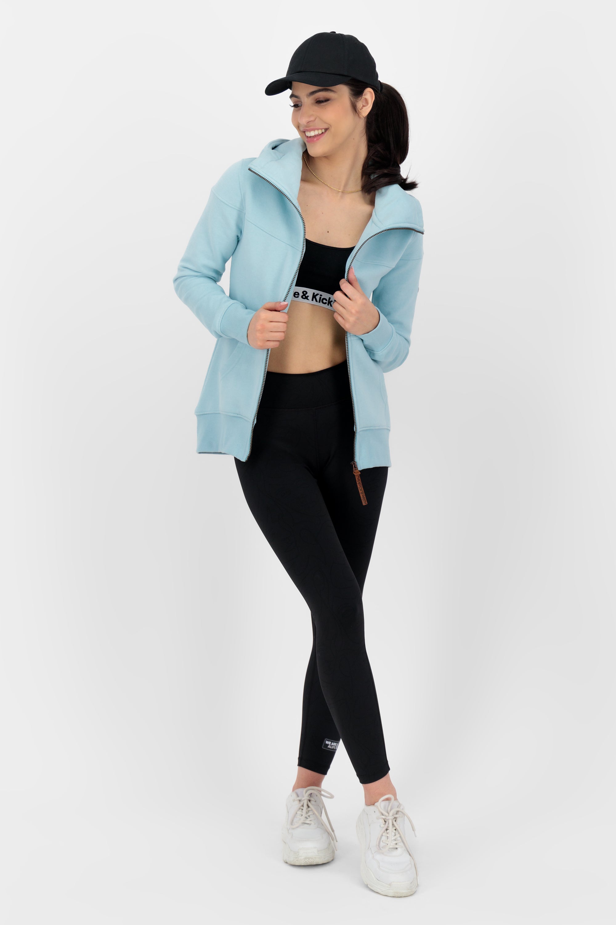 IsamiAK A Sweat Jacket Hellblau