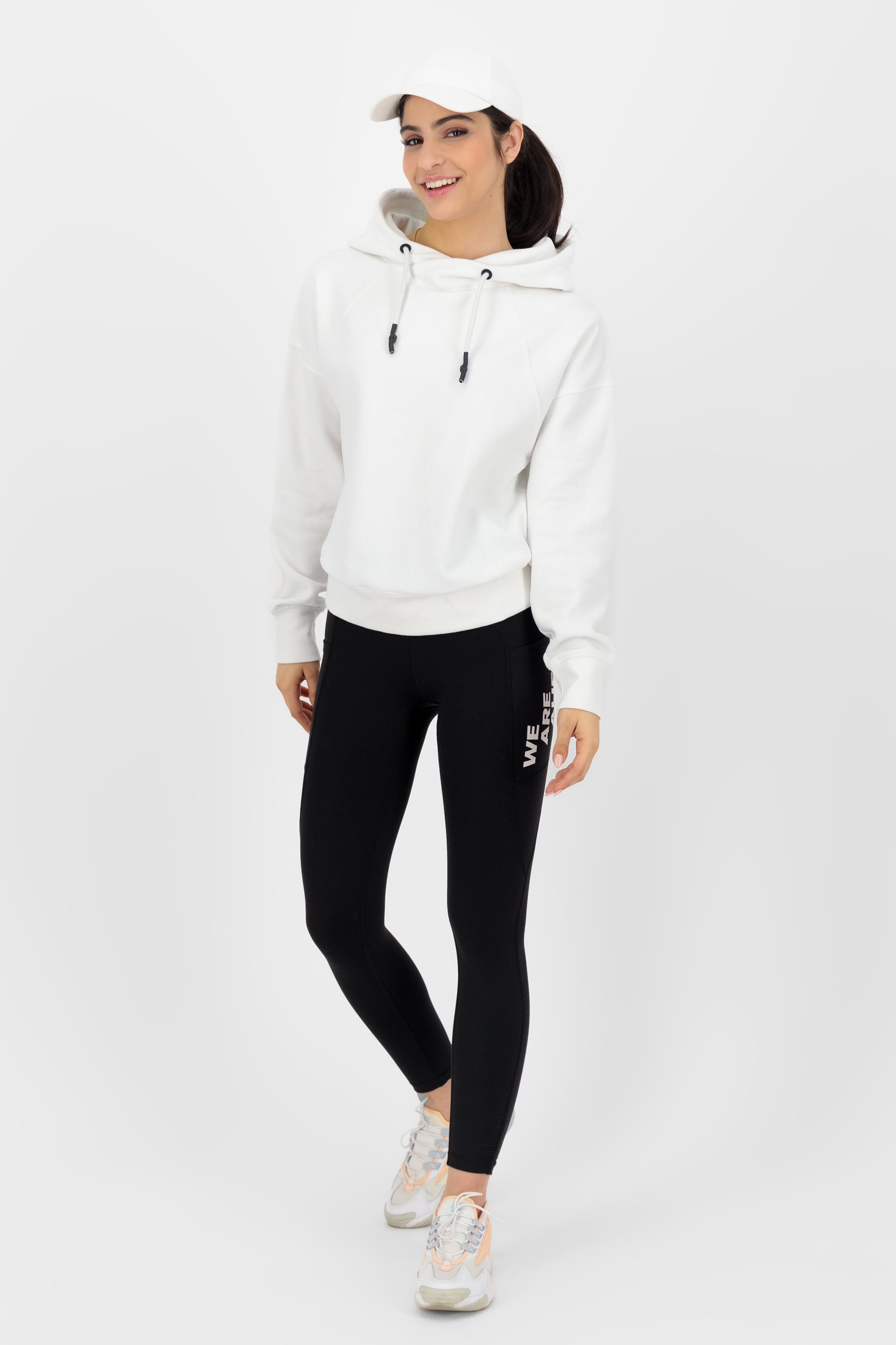 GinnyAK A Hoodie Weiß