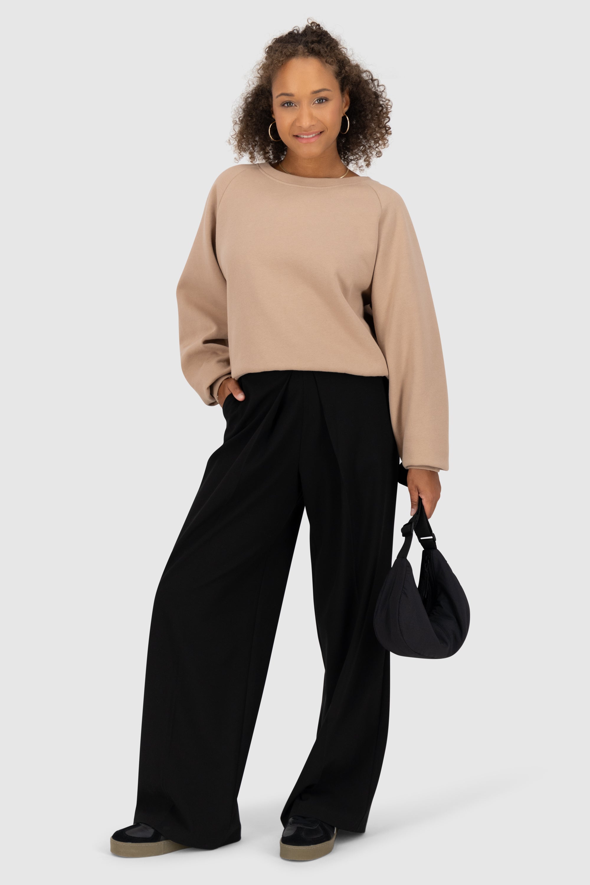 TeonaAK A Oversize Sweatshirt Beige