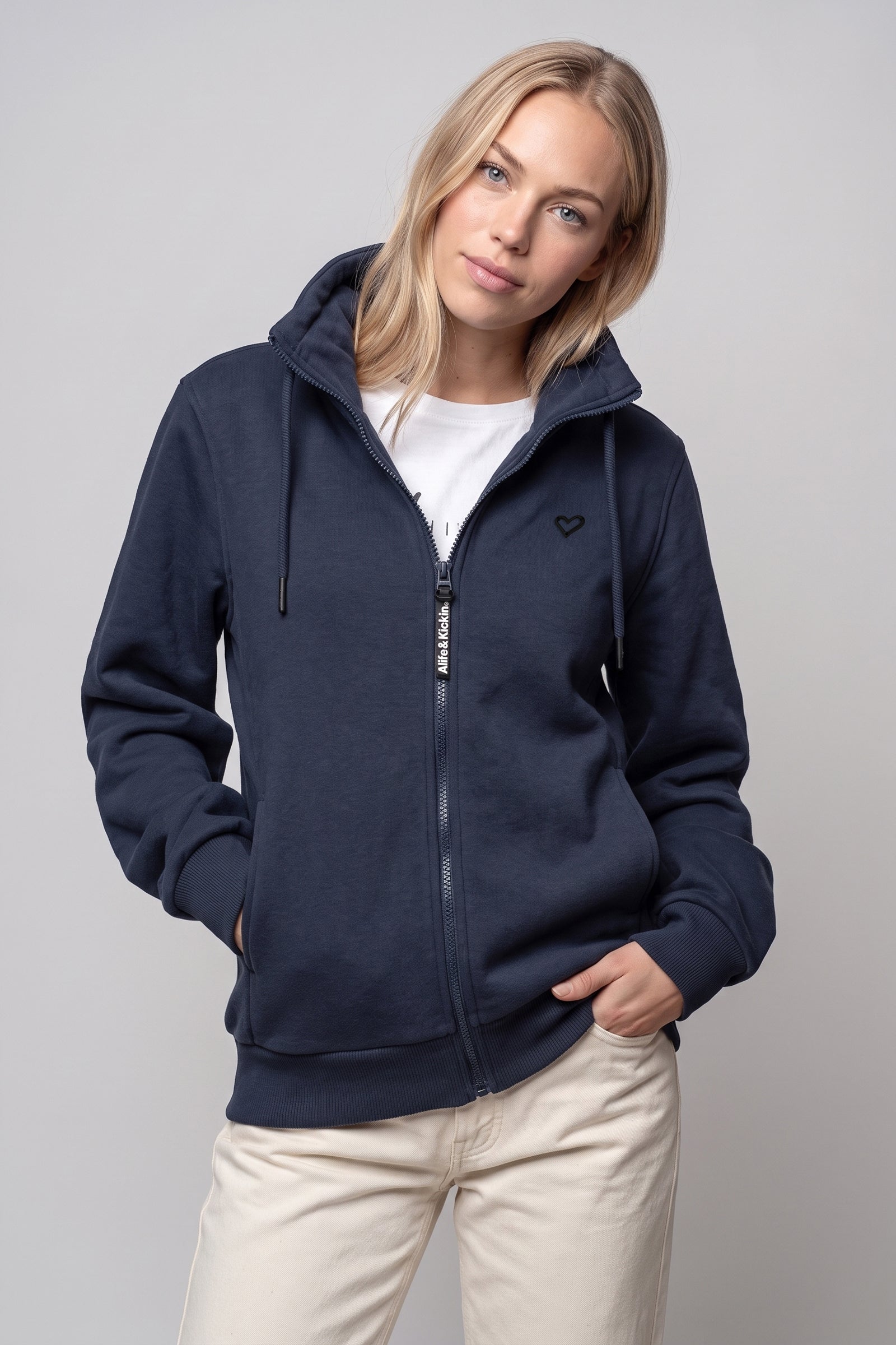 60900