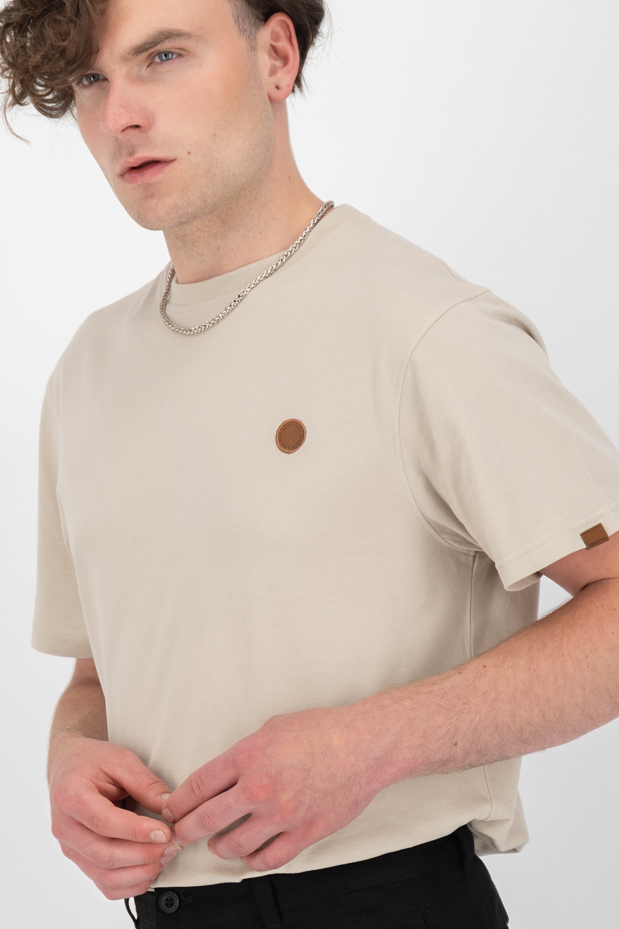 MaddoxAK A Shirt Beige