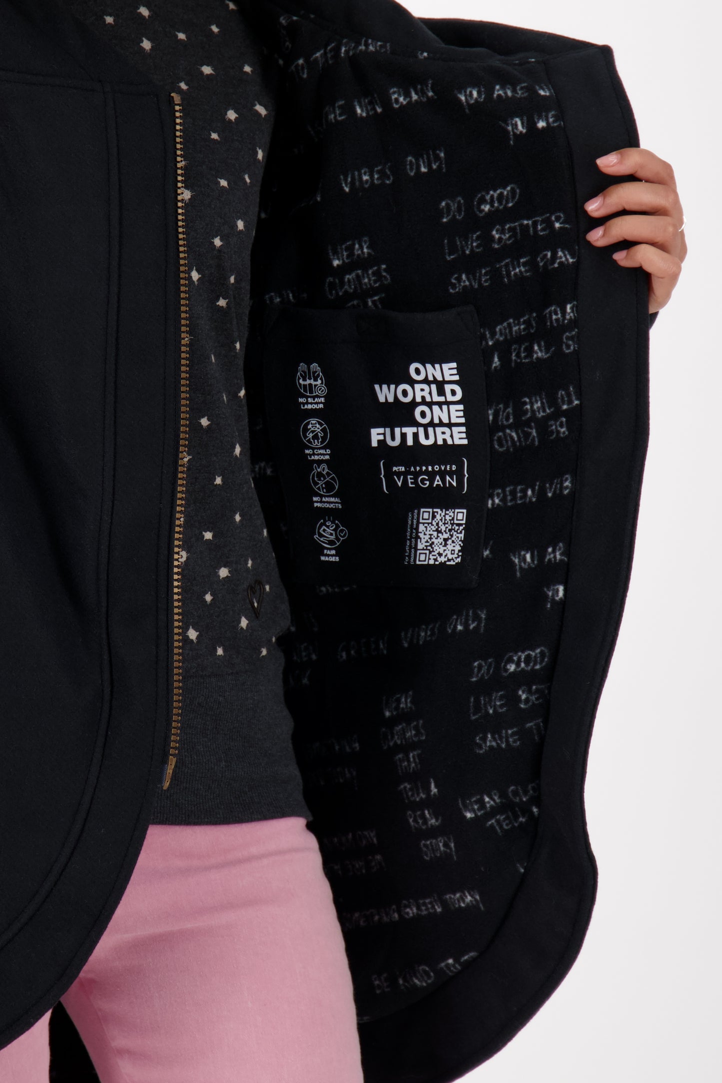 Damen Winterjacke CarlottaAK J - Klassiker von Alife and Kickin Schwarz