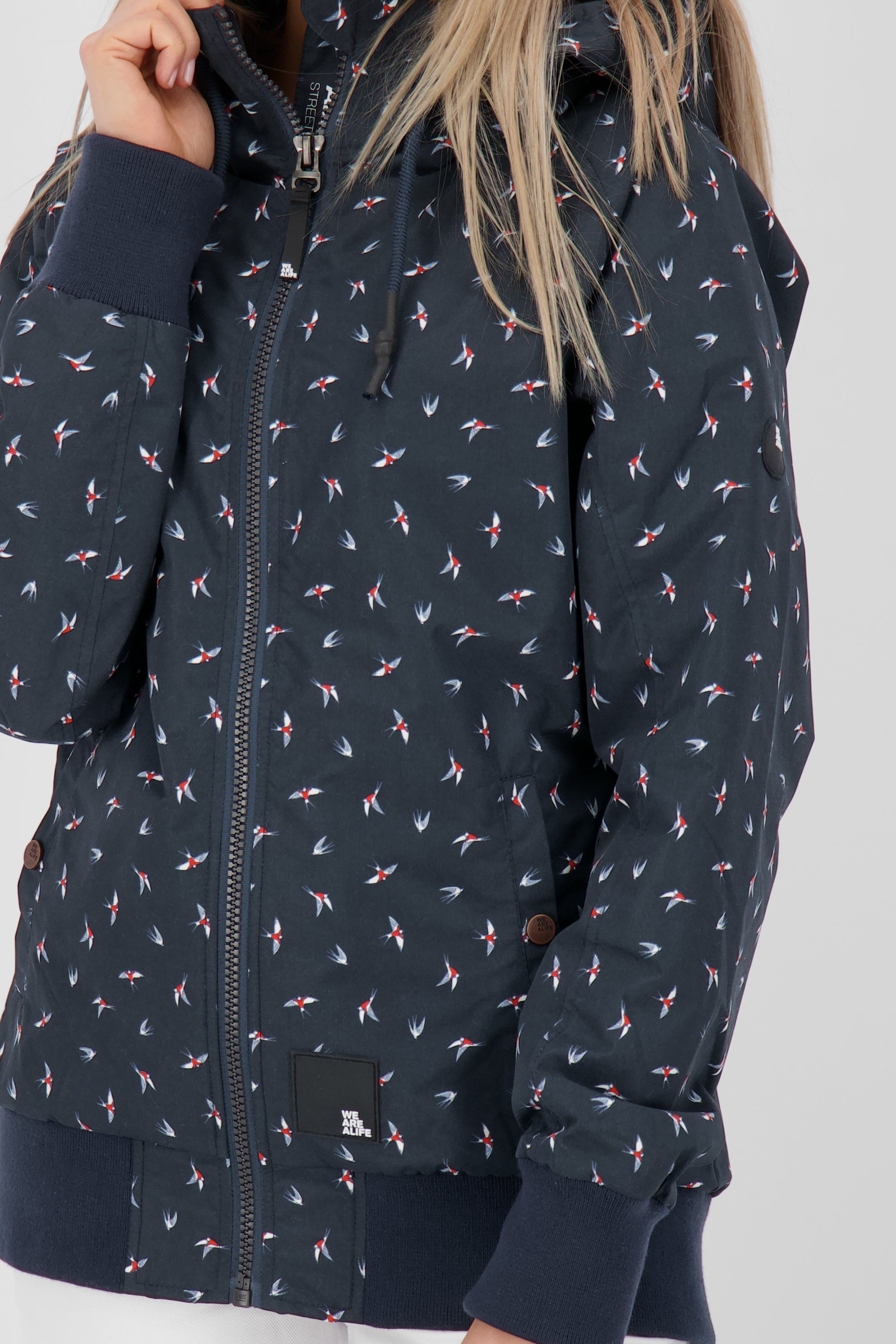 Alife & Kickin JohannaAK Damen kurze Übergangsjacke mit Bündchen und Kapuze Dunkelblau