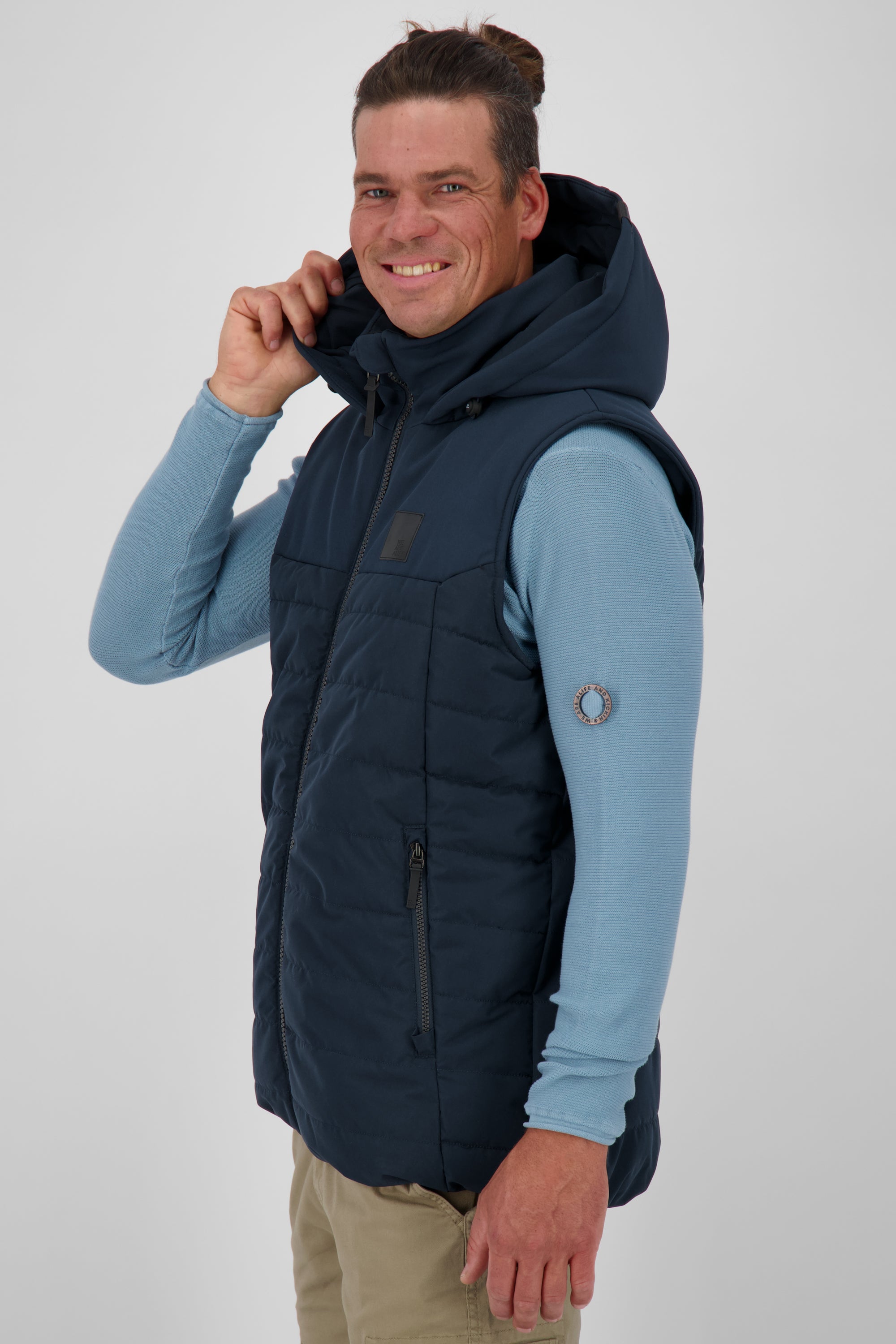 Herrenweste BlazeAK - Stylischer Allrounder von Alife and Kickin Dunkelblau