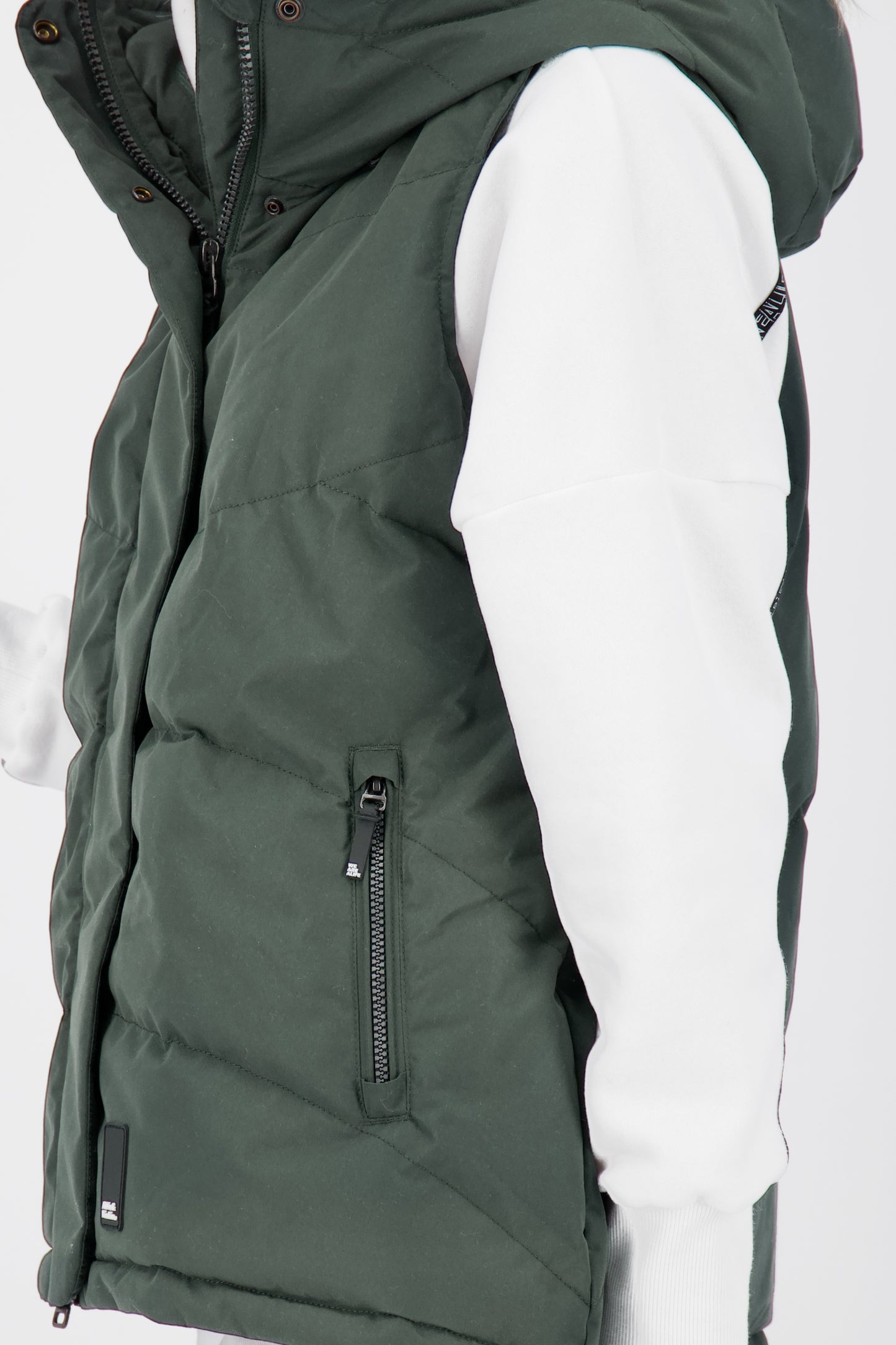 Sportive Steppweste für Damen - JunisAK von Alife and Kickin Dunkelgrün