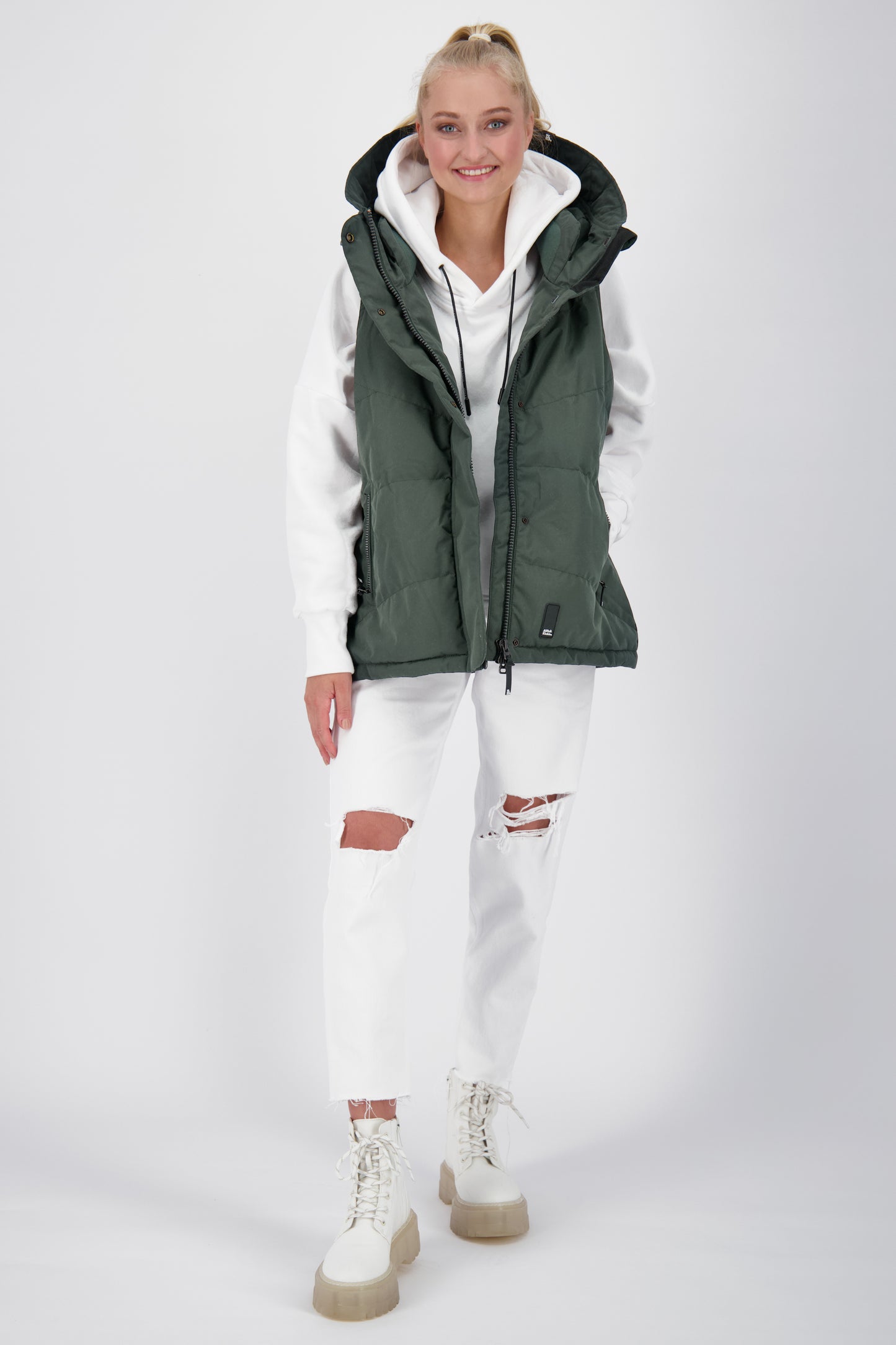 Sportive Steppweste für Damen - JunisAK von Alife and Kickin Dunkelgrün