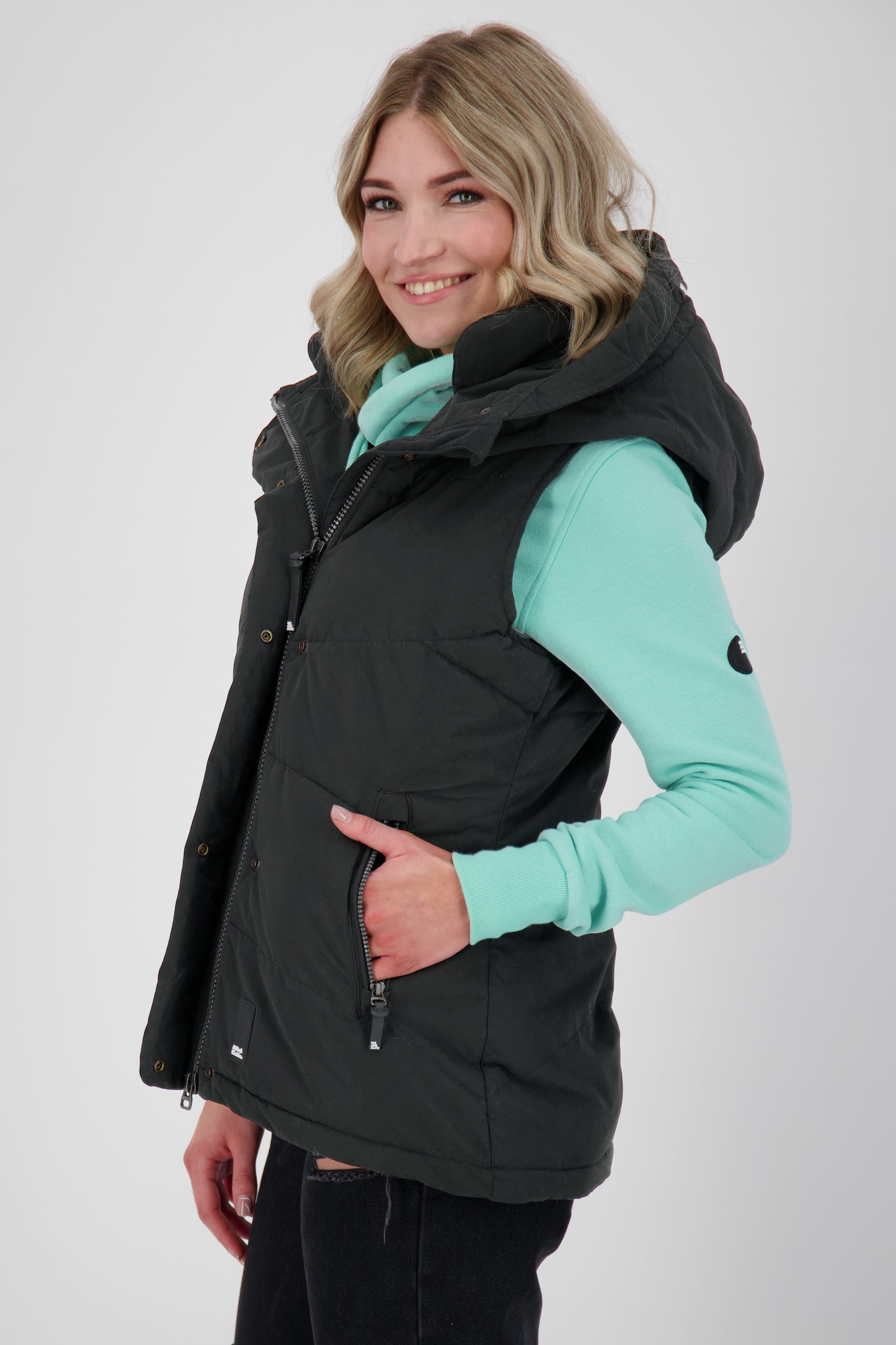Sportive Steppweste für Damen - JunisAK von Alife and Kickin Schwarz