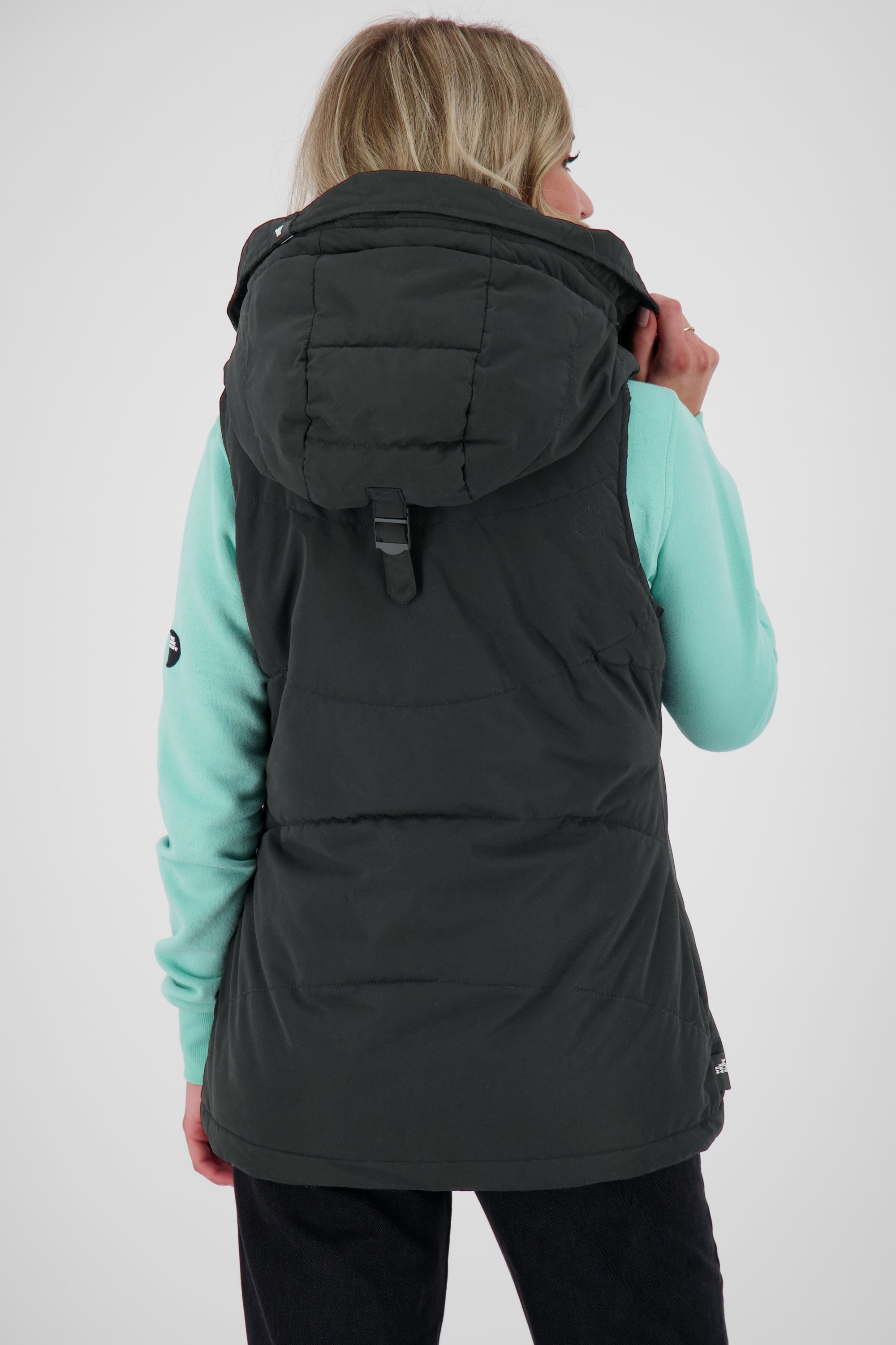 Sportive Steppweste für Damen - JunisAK von Alife and Kickin Schwarz