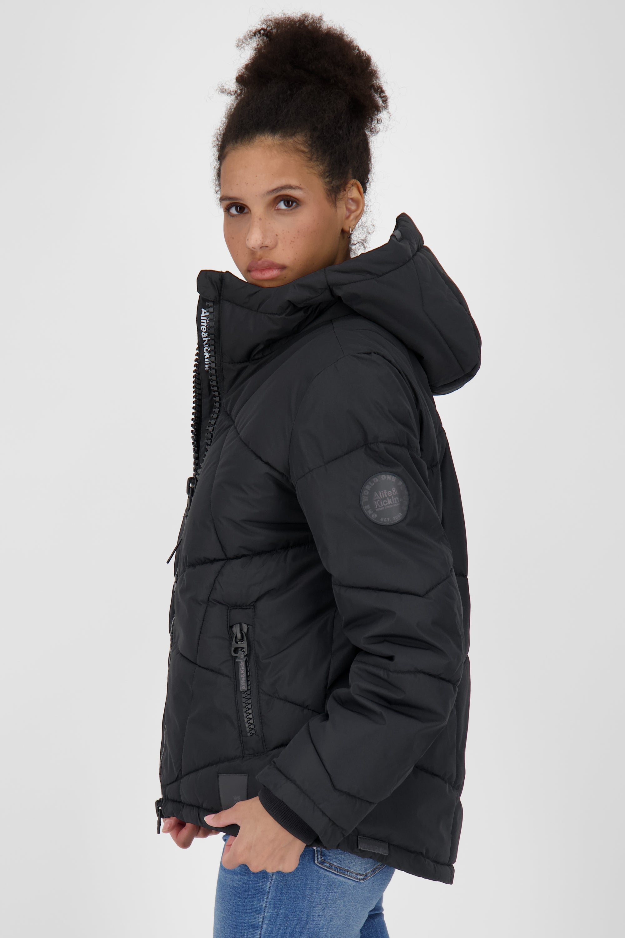 Wattierte Damenjacke KasandraAK A - Perfekt für den Winter und kühle Abende Schwarz