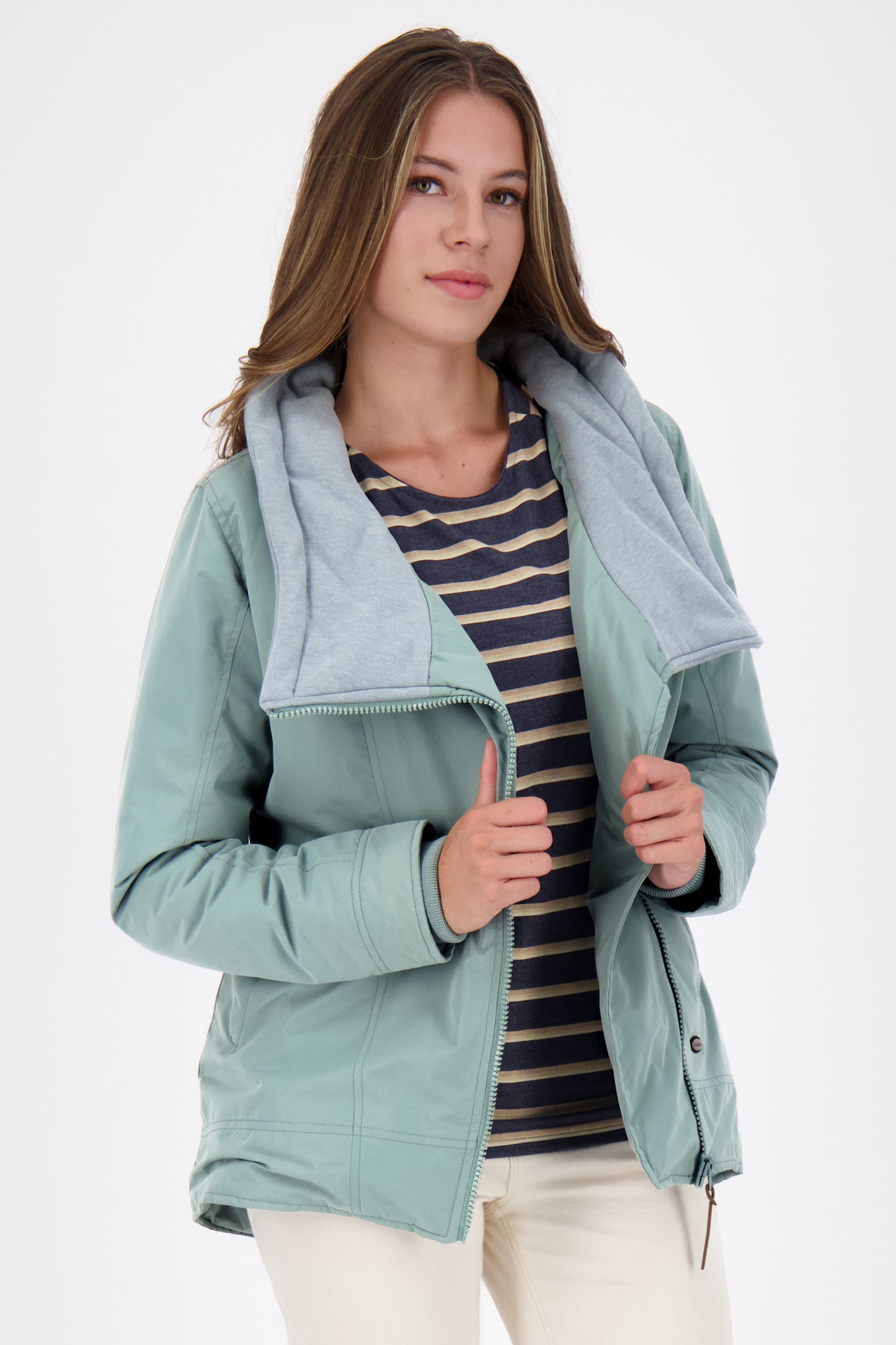 Kurze Damenjacke KikiAK A von Alife and Kickin - Stylish und warm zugleich Grau
