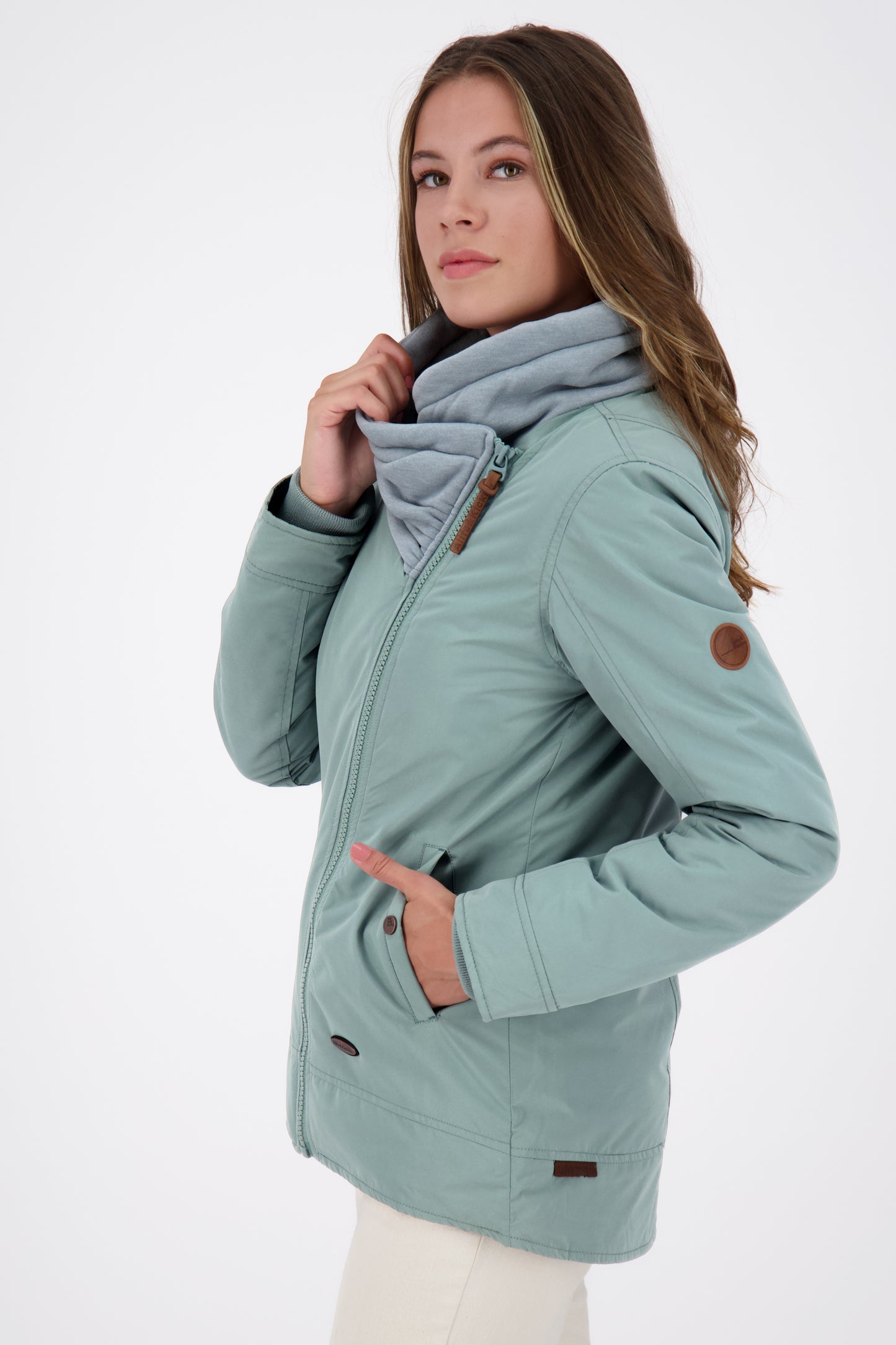 Kurze Damenjacke KikiAK A von Alife and Kickin - Stylish und warm zugleich Grau