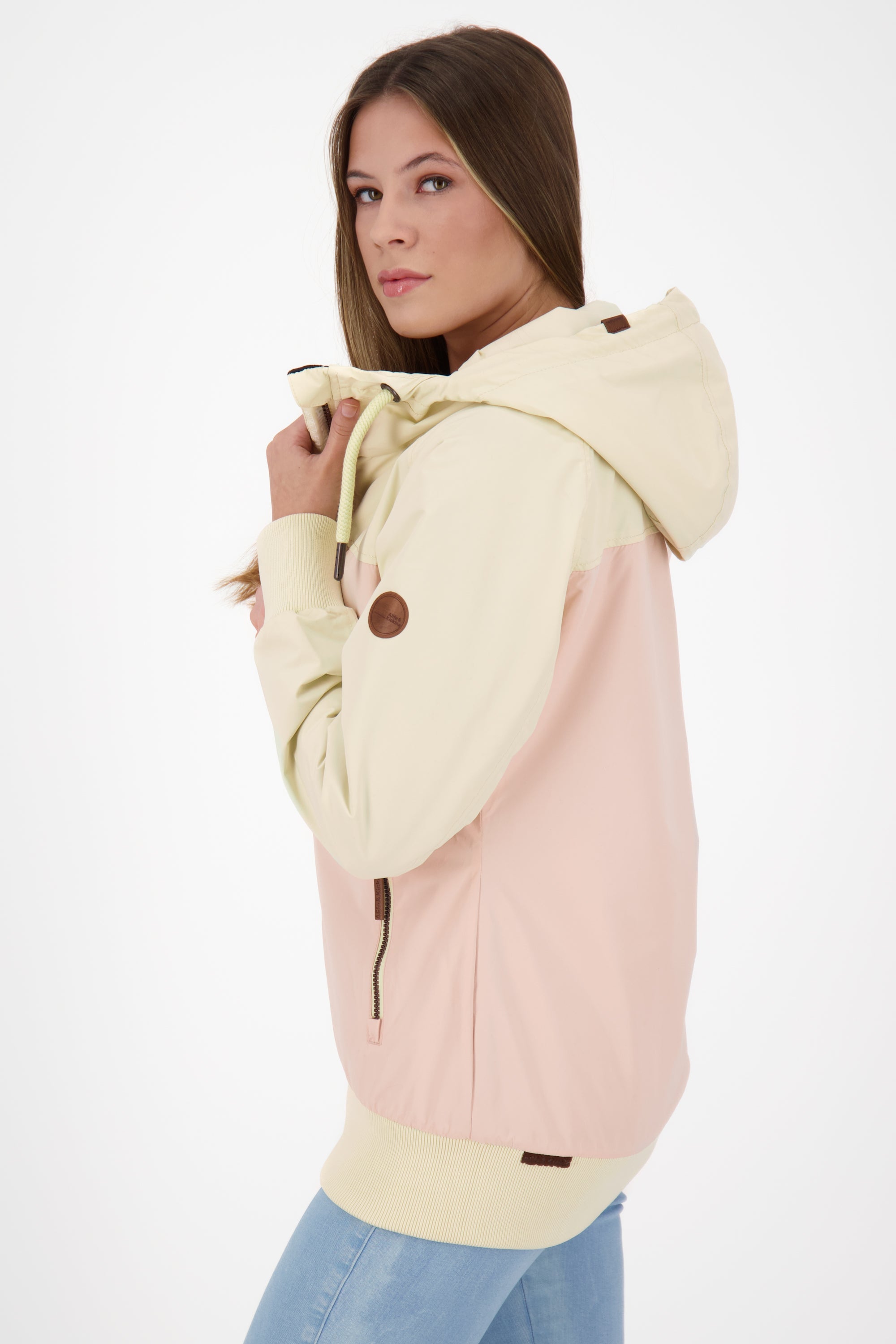 Stylische Damenjacke MaliaAK A von Alife And Kickin mit Colorblockingoptik Beige