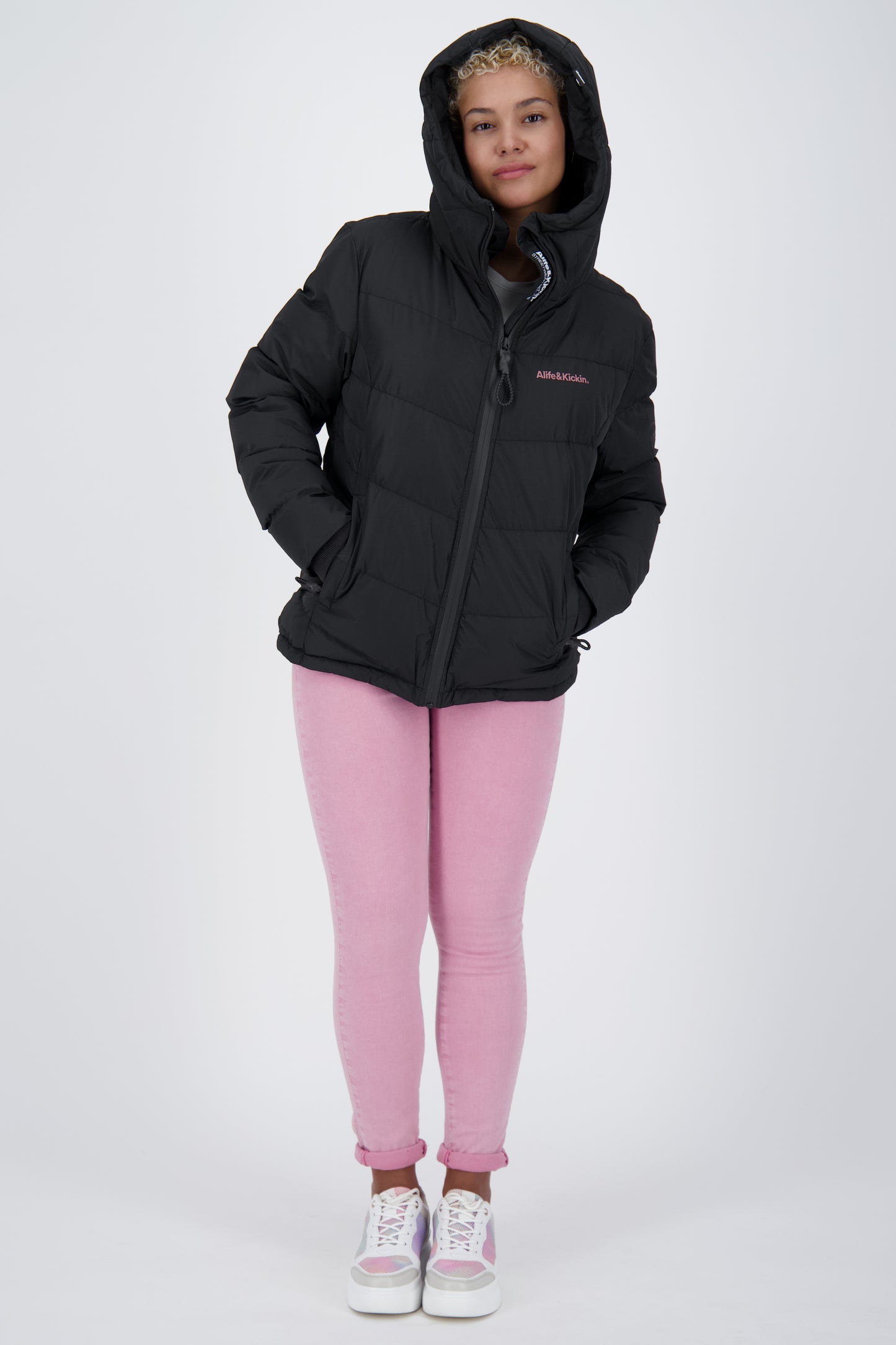 Trendige Steppjacke Damen RaianaAK A - der ideale Begleiter Schwarz