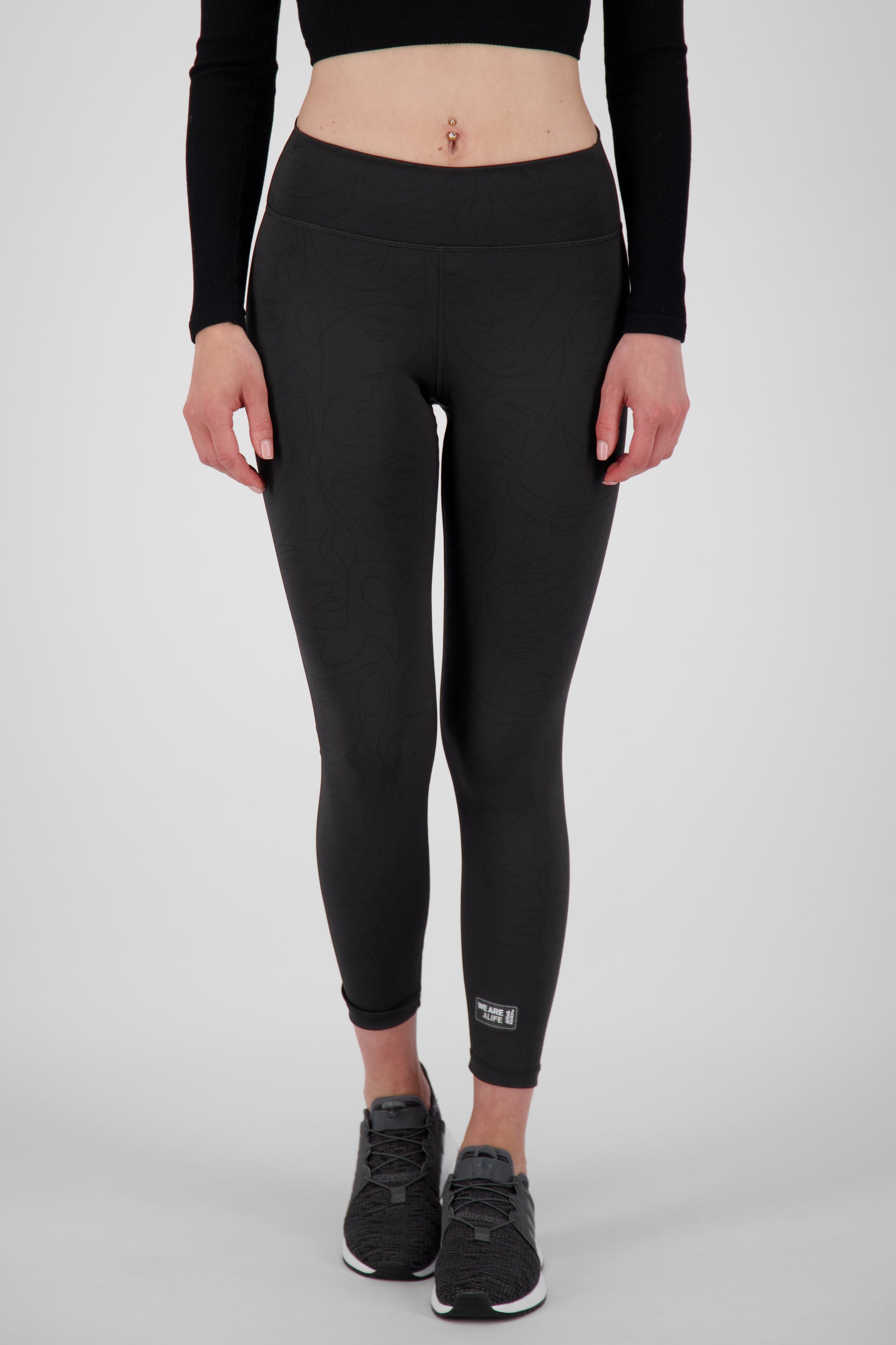 Alloverprint und sportliche Details: Die AriaAK Leggings für aktive Frauen Schwarz