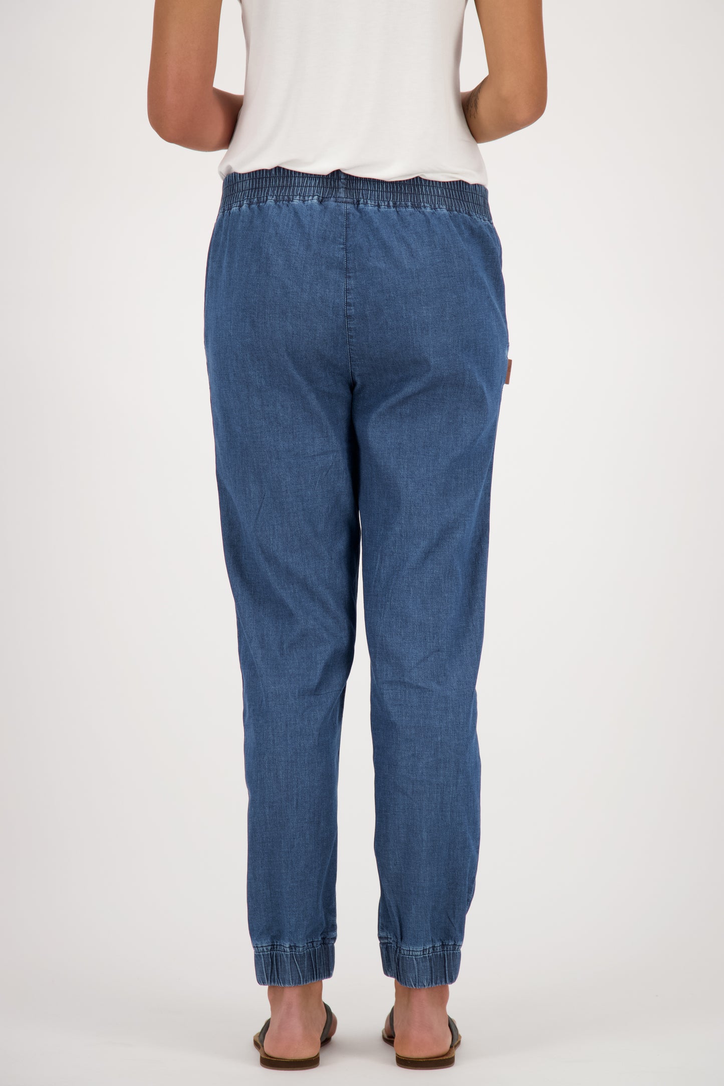 Cooler Denim-Look für Damen - Die Hose AlexisAK DNM Dunkelblau
