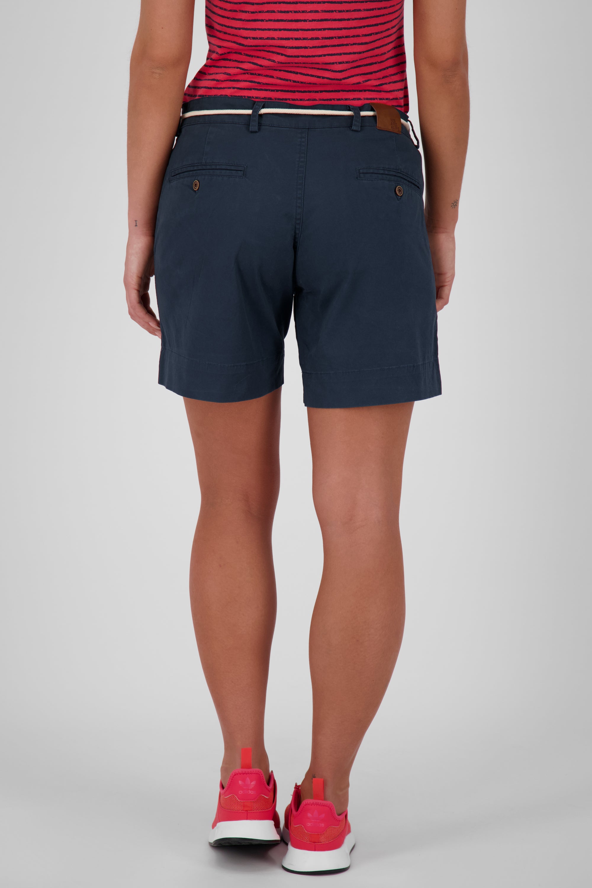 Damen-Shorts JuleAK Long für den perfekten Sommer-Look Dunkelblau