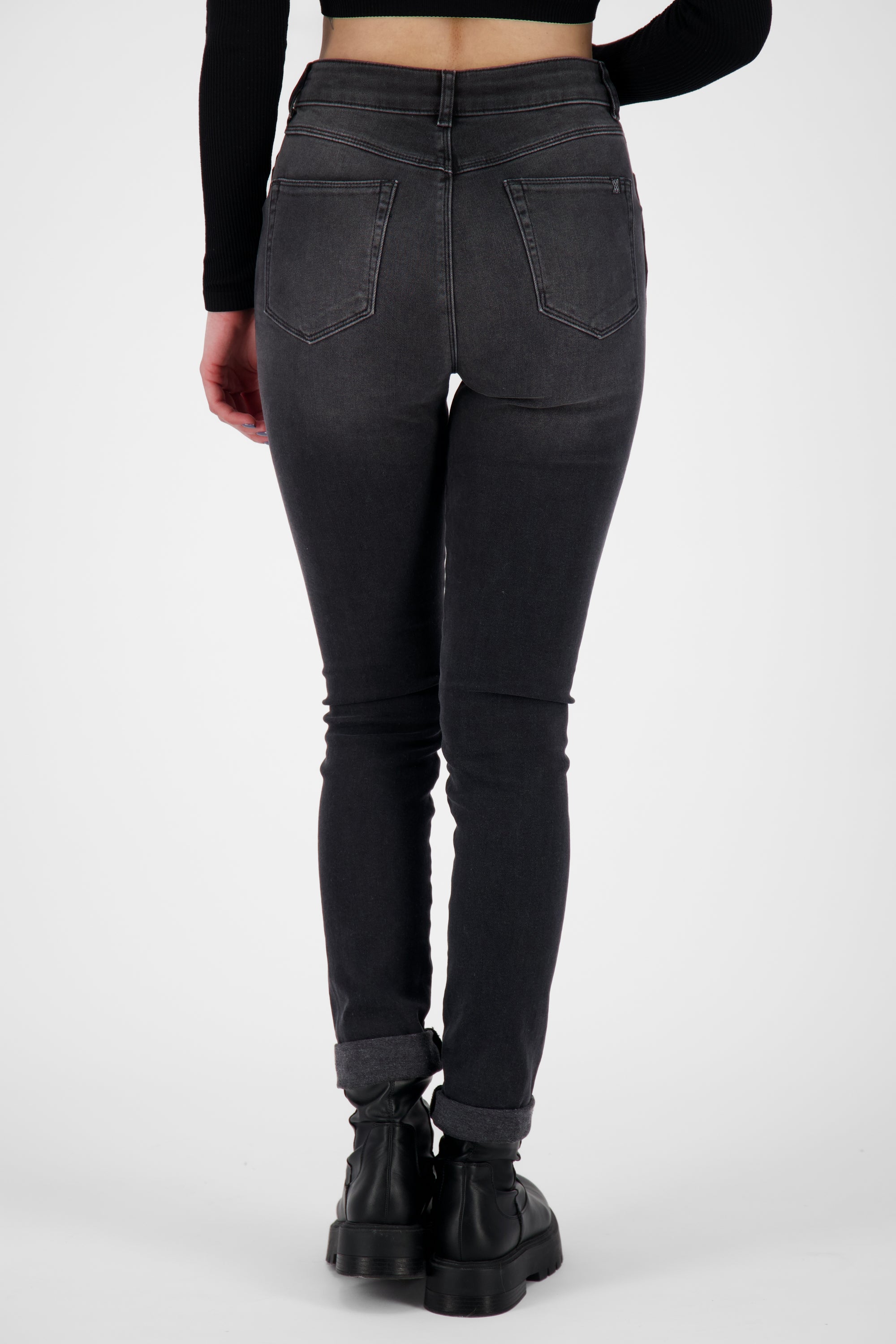 Stylische Damenjeans mit schmaler Beinform - LeonoraAK DNM Q Schwarz
