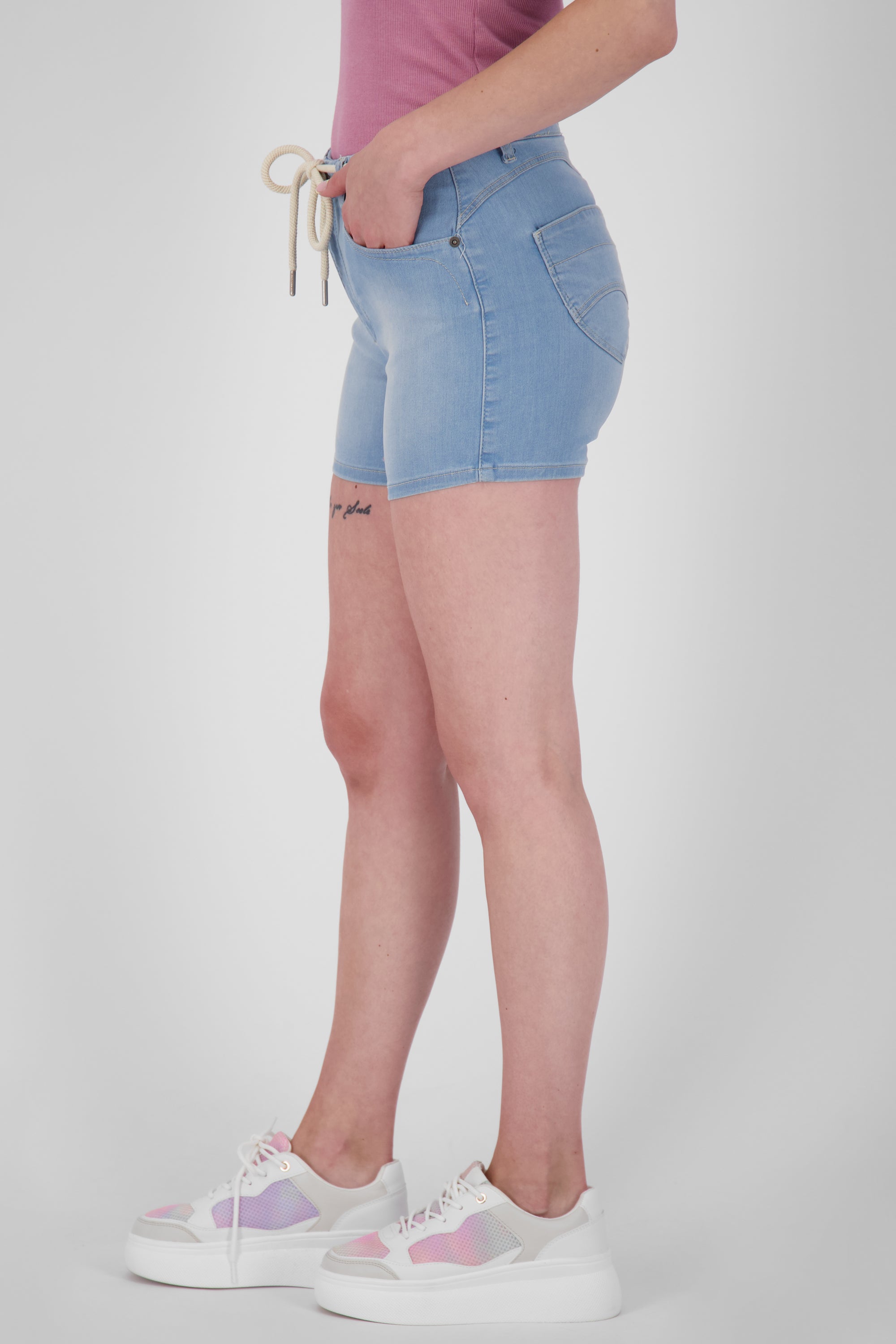 Modische Damen Shorts JanaAK DNM A Hellblau