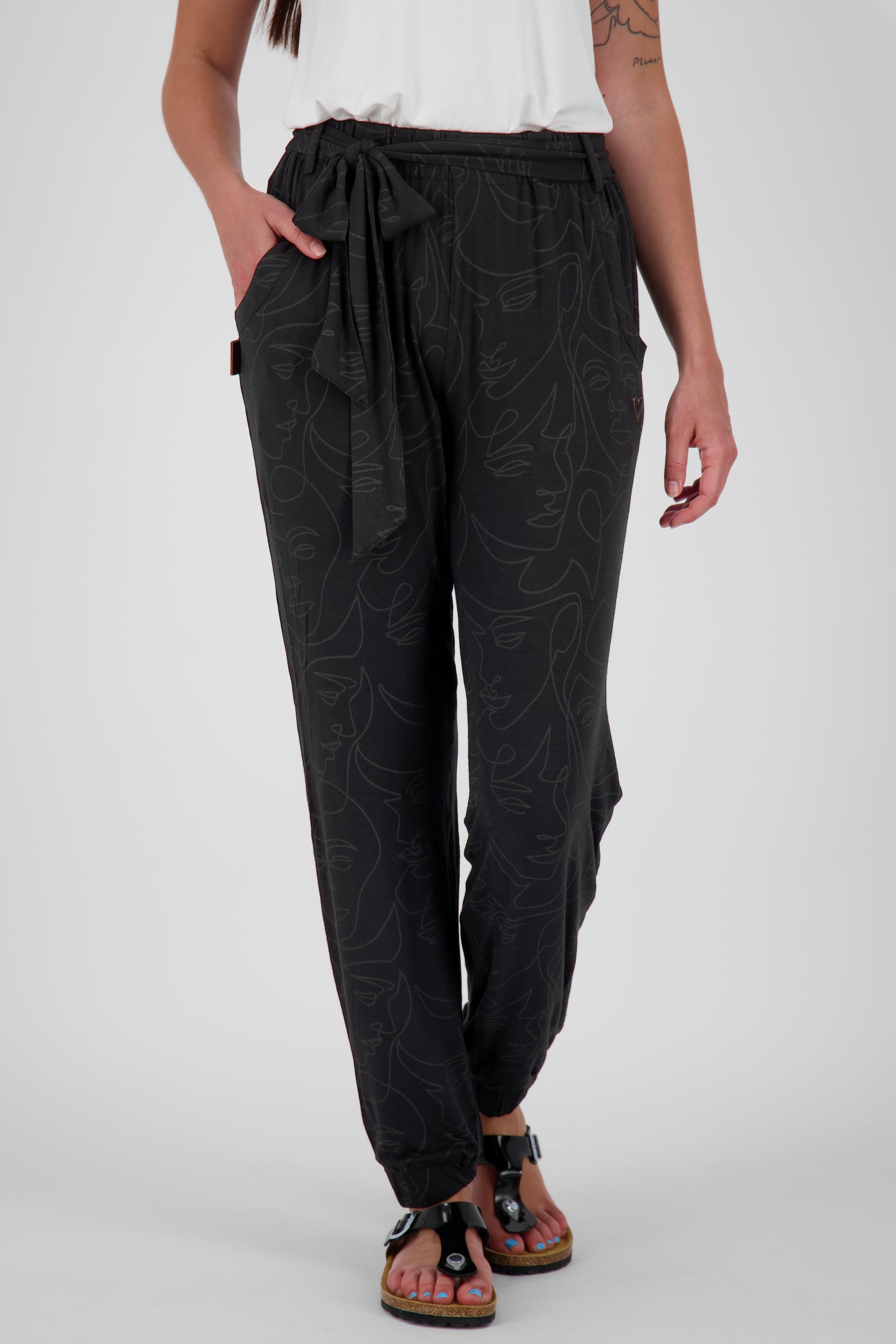 AliceAK Pants Schwarz