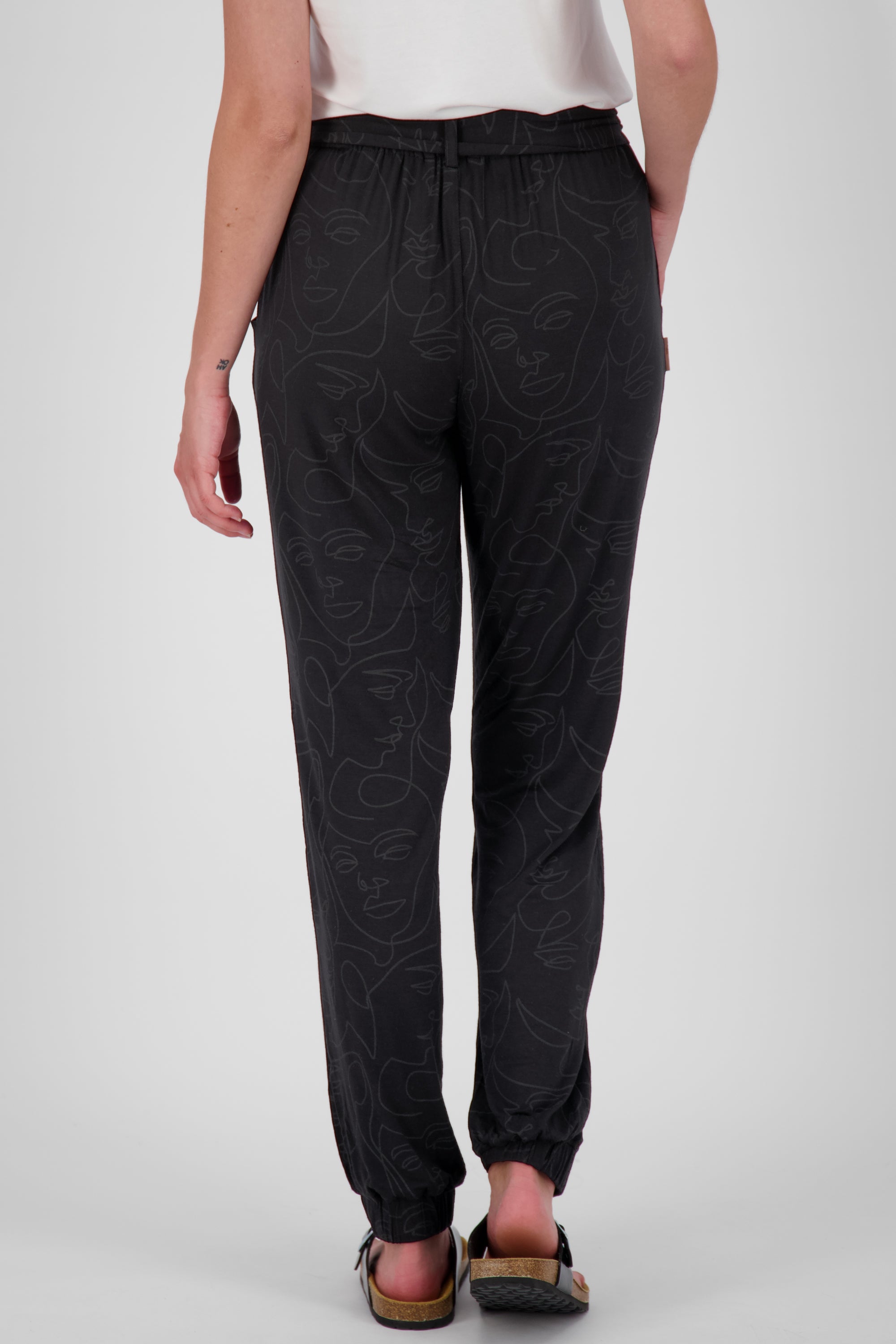 AliceAK Stoffhose für Damen - bequem und flexibel für jeden Anlass Schwarz
