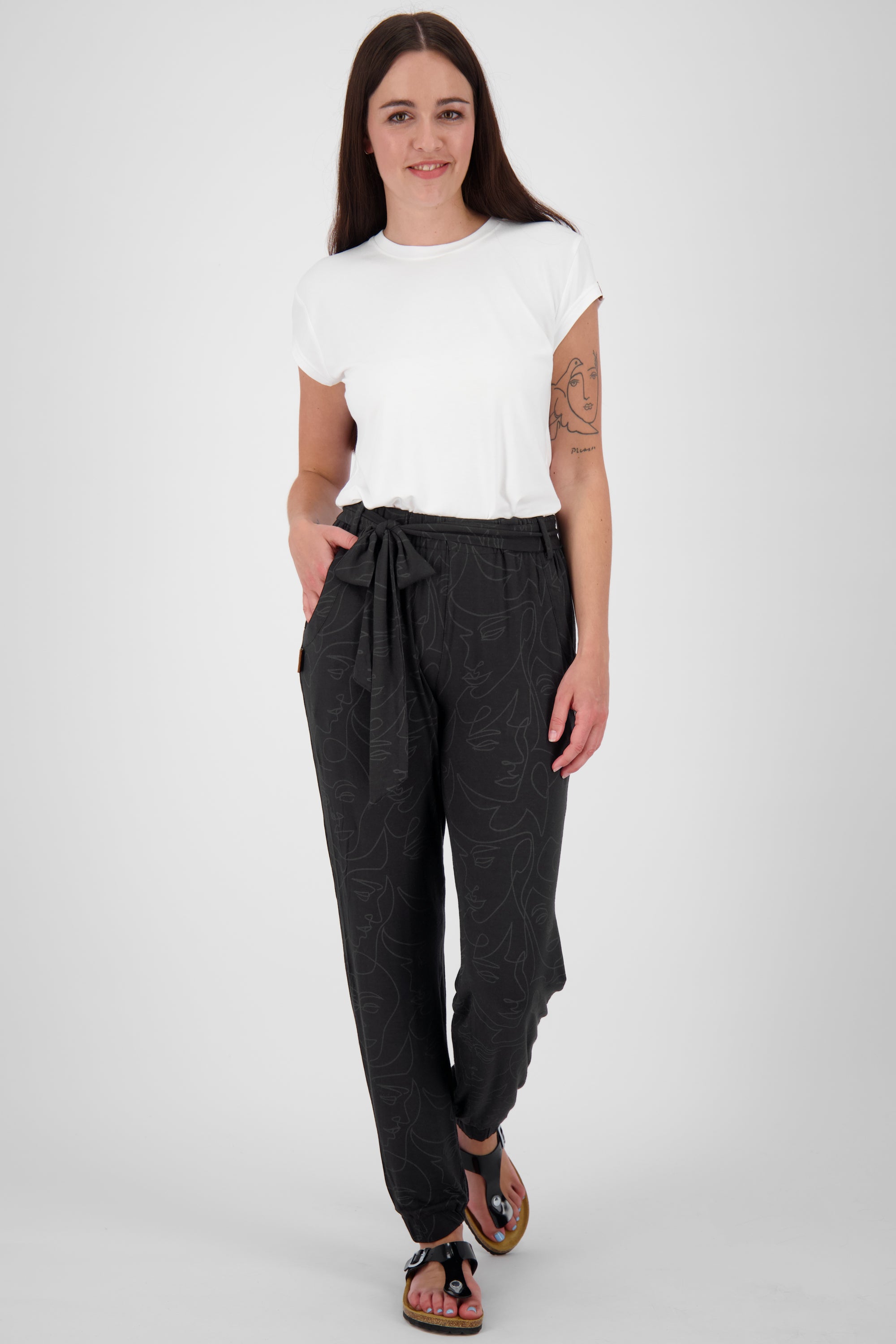 AliceAK Stoffhose für Damen - bequem und flexibel für jeden Anlass Schwarz