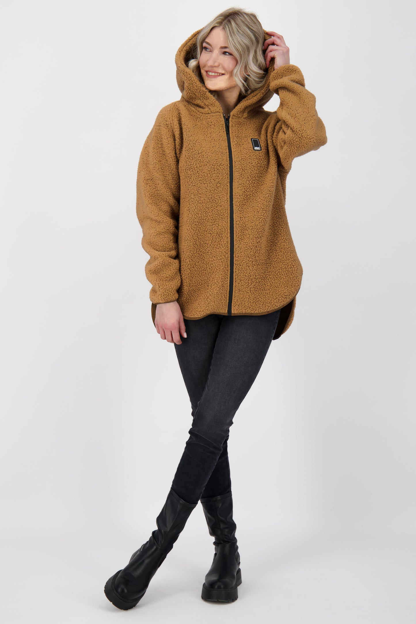 Kuschelige Teddyjacke für Damen - MaraikeAK G von Alife and Kickin Braun