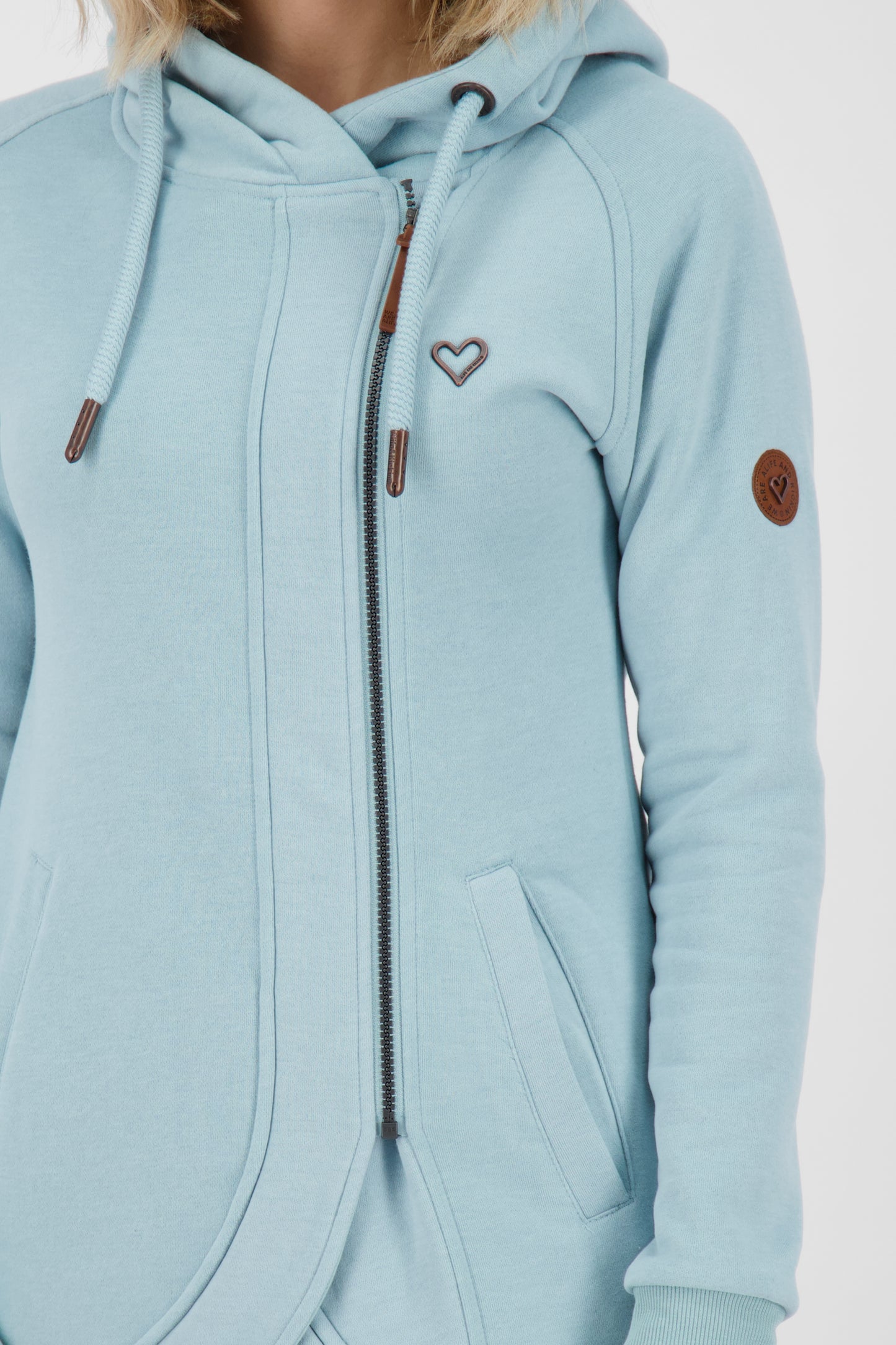 Komfortable Damen-Sweatjacke mit Kapuze MaryAK A Hellblau