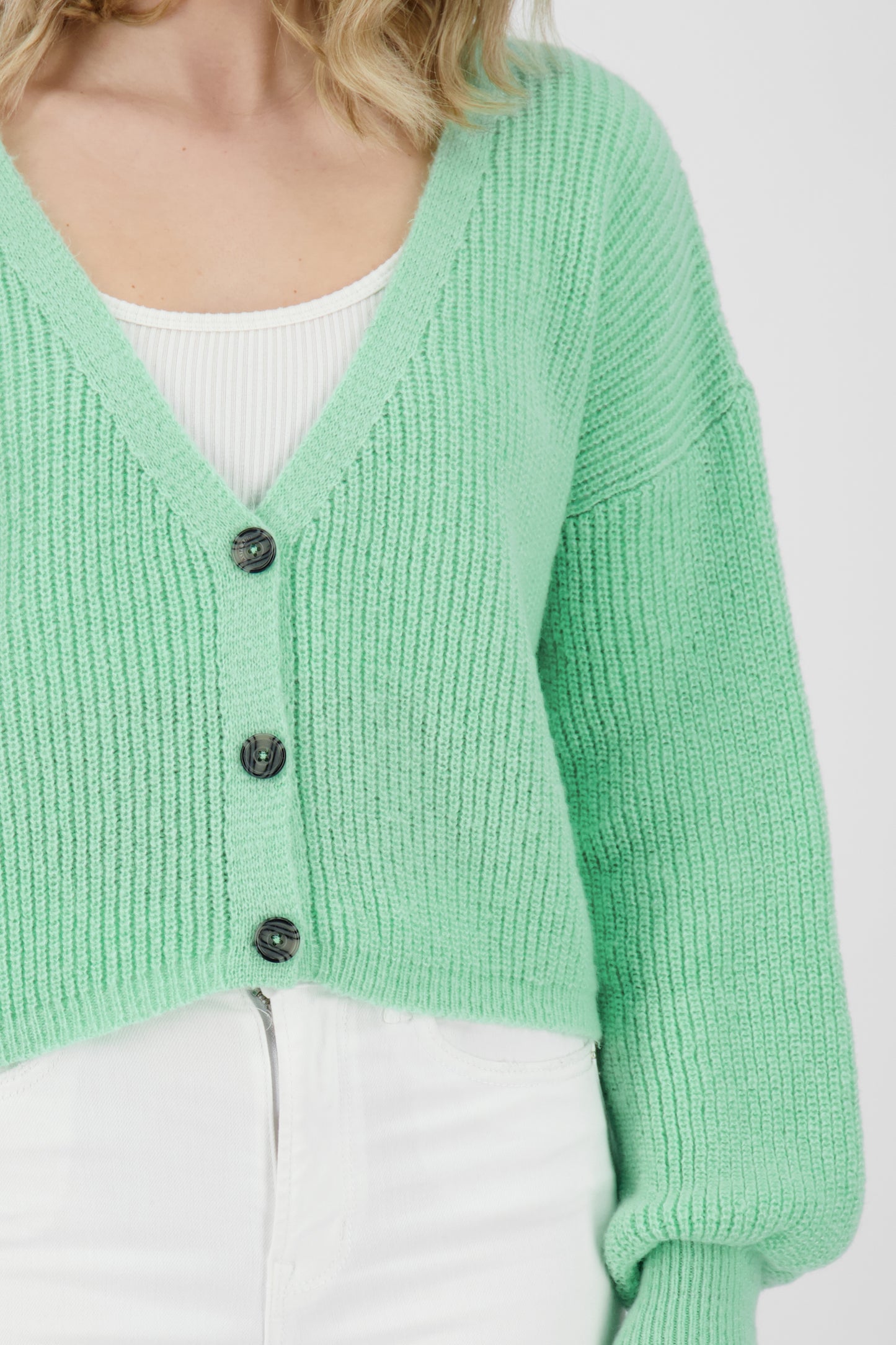Trendige Damen Strickjacke KrissyAK - Angesagte Farben Hellgrün