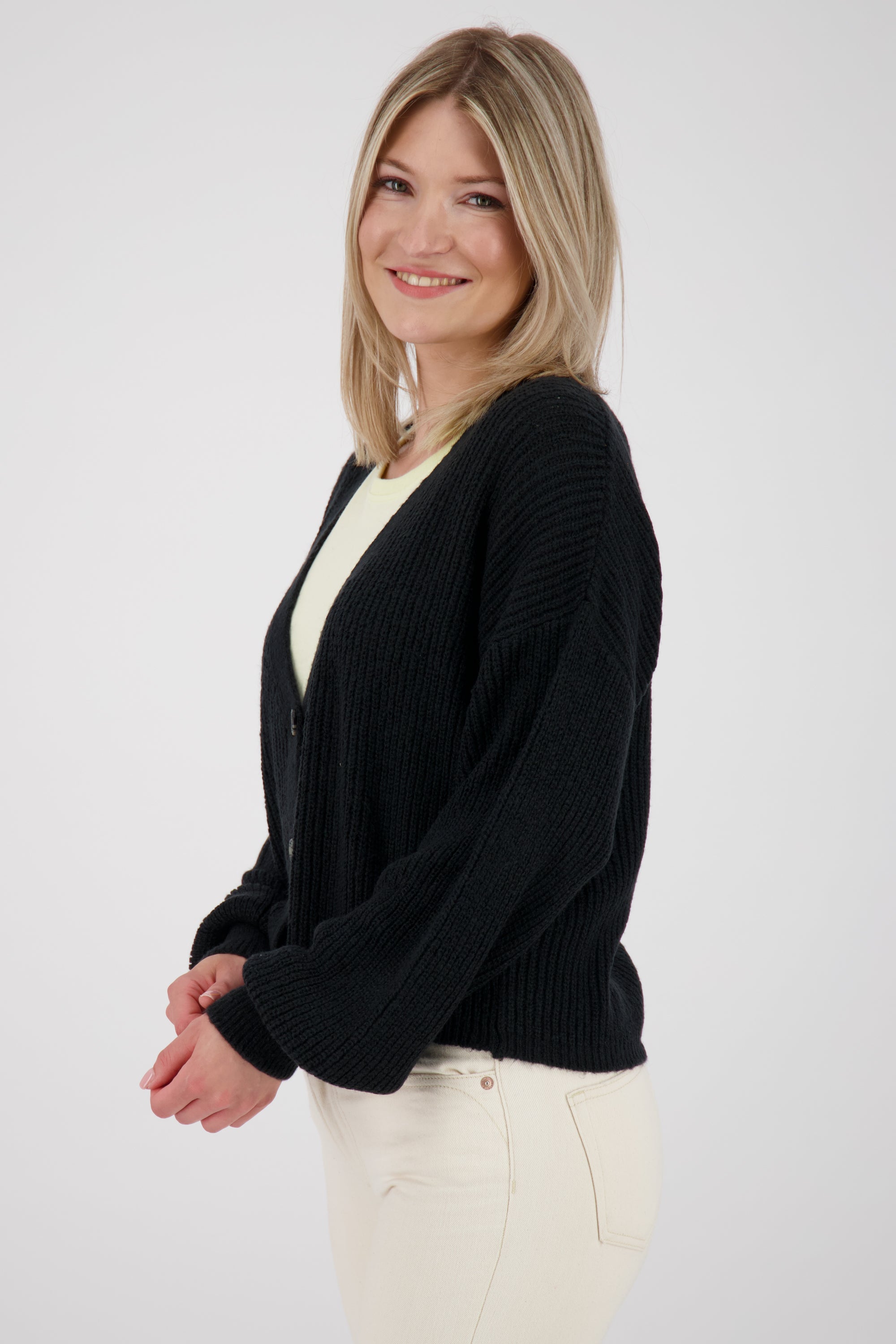 KrissyAK Damen Strickjacke - Praktische Knopfleiste und hochwertiges Material Schwarz