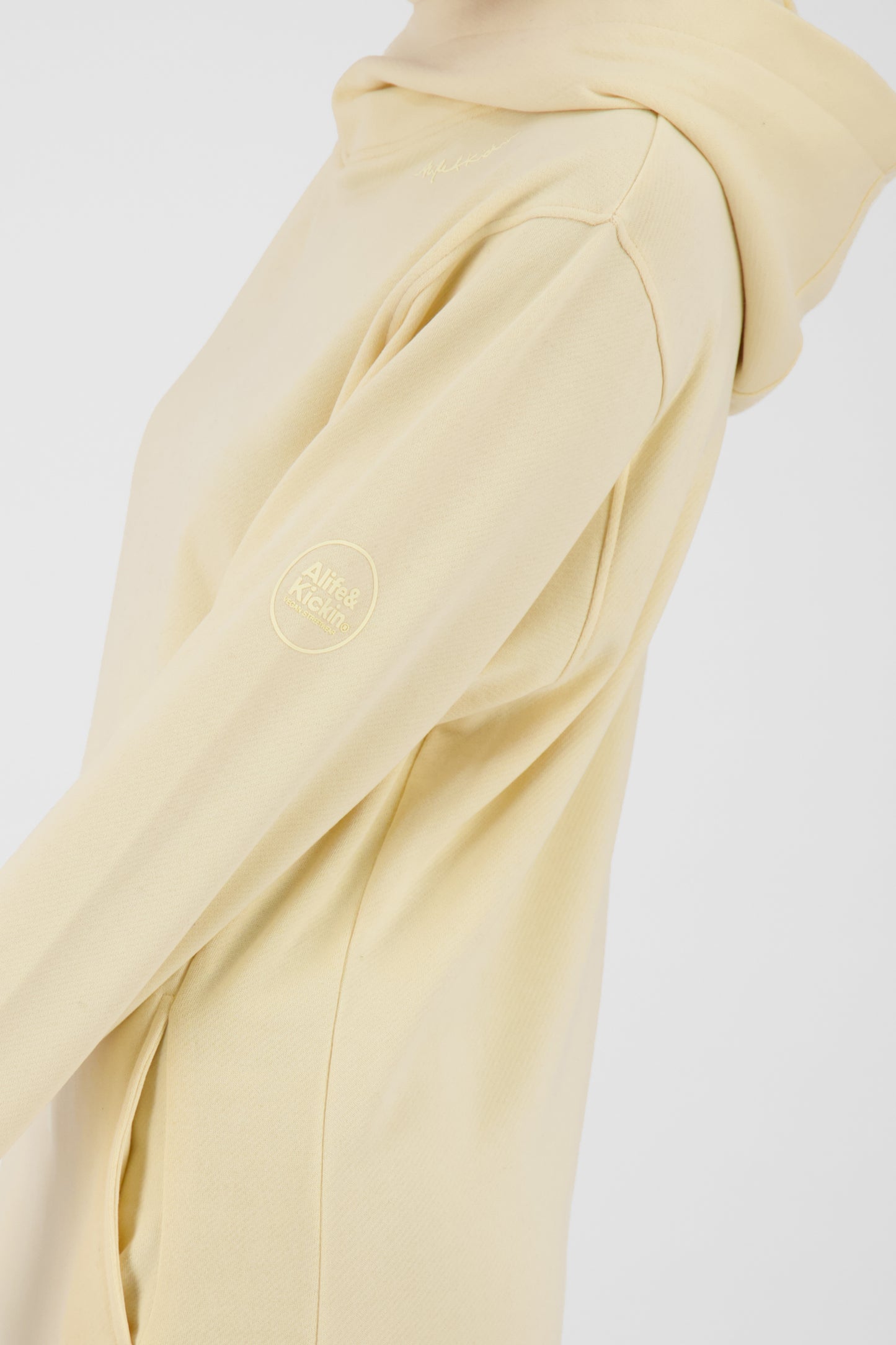 Damen Sweatkleid JiliaAK A - Leger geschnitten und mit Kängurutasche Gelb