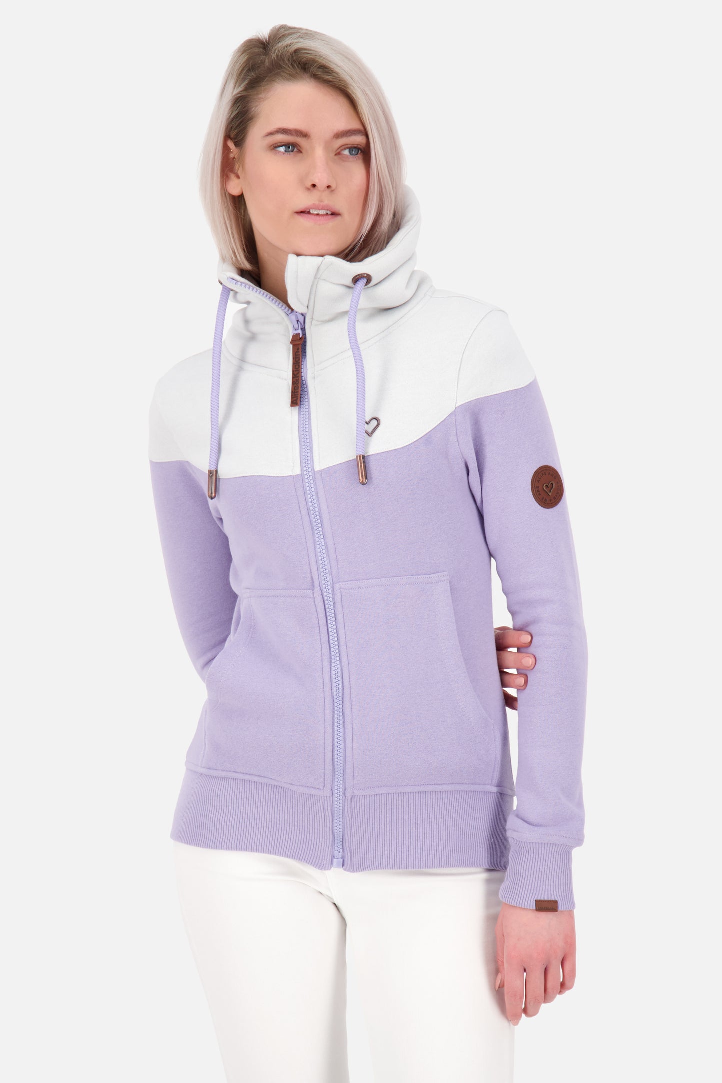 ValenaAK A - Leicht taillierte Damensweatjacke von Alife and Kickin Violett