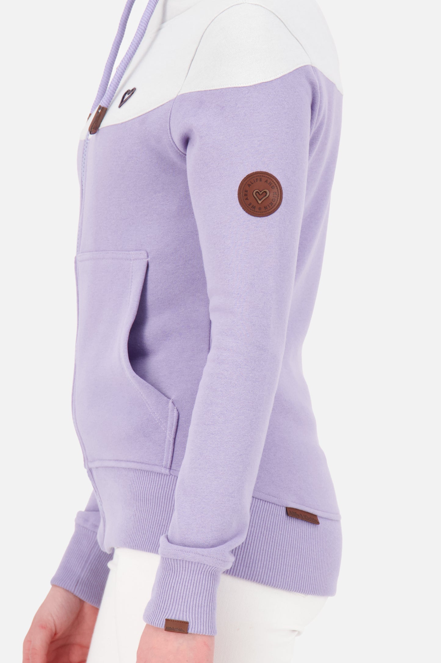ValenaAK A - Leicht taillierte Damensweatjacke von Alife and Kickin Violett