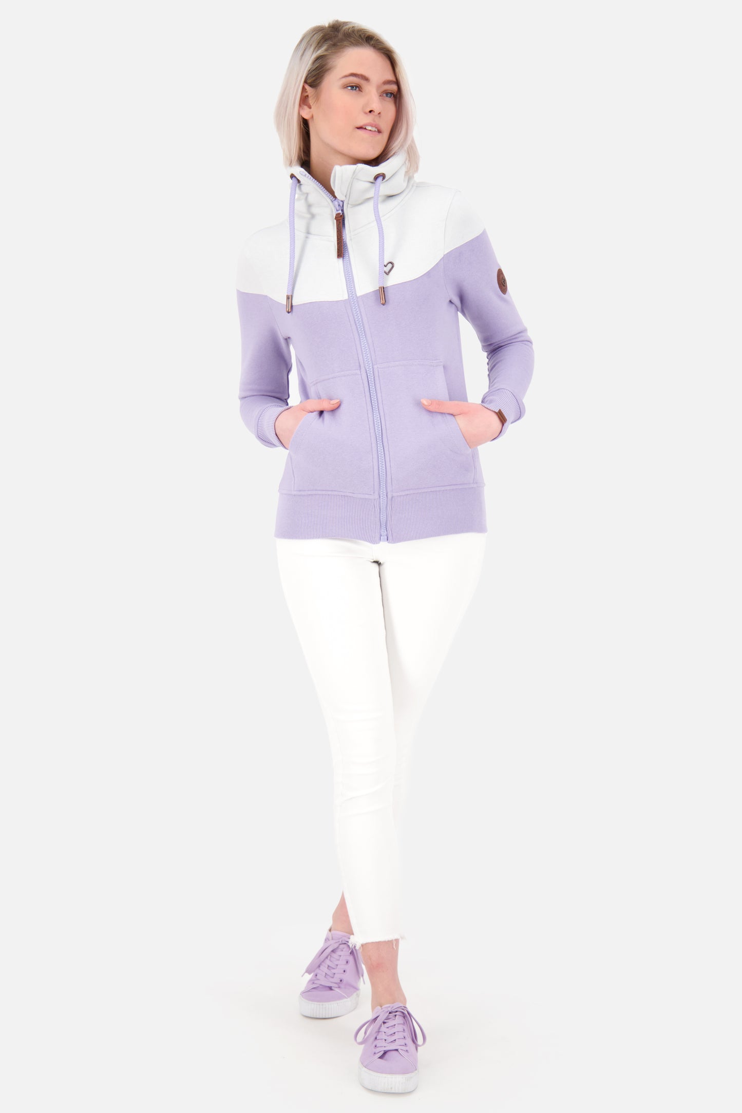 ValenaAK A - Leicht taillierte Damensweatjacke von Alife and Kickin Violett