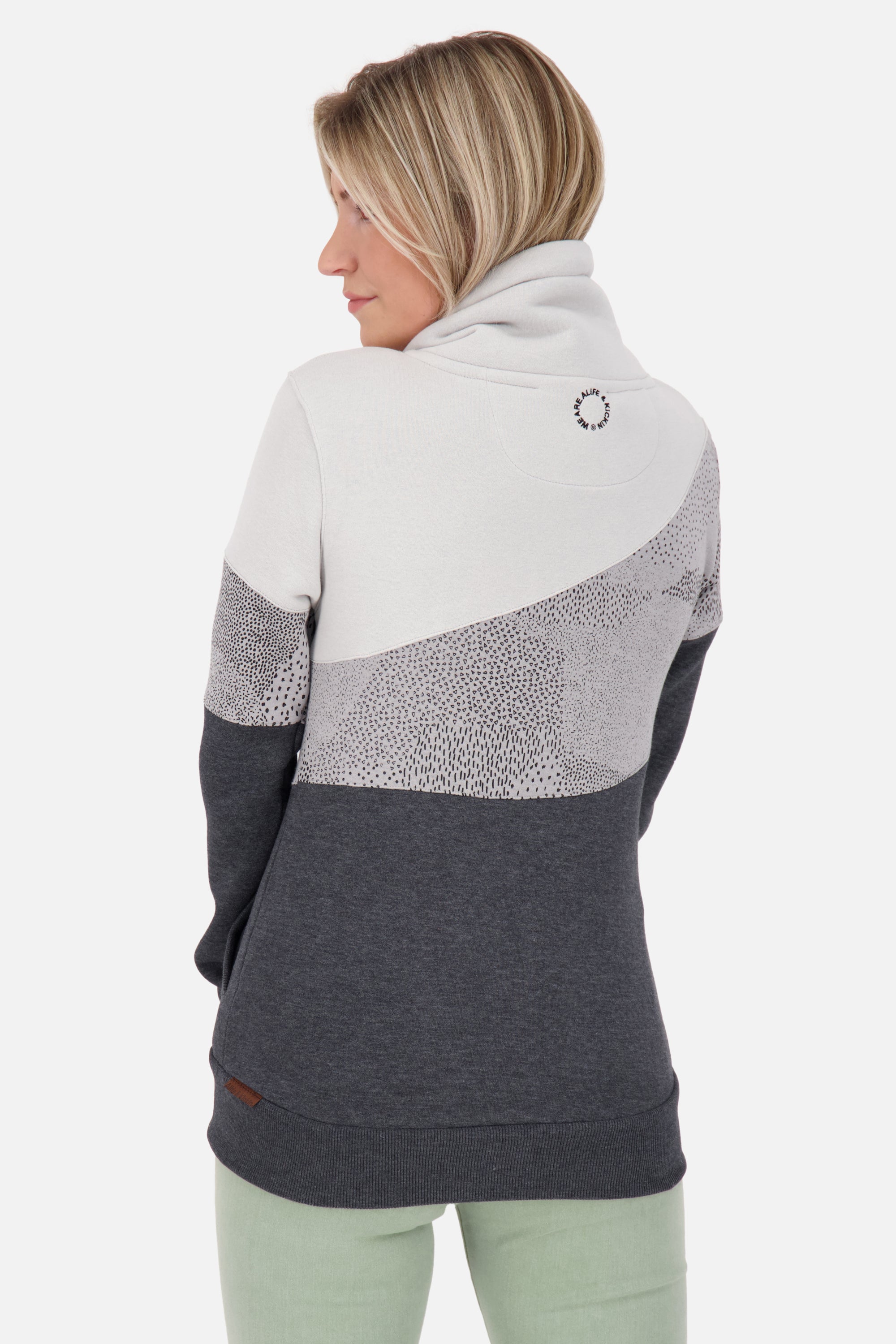 Gemütlichkeit trifft Style: ValeraAK B Sweatjacke von Alife and Kickin Schwarz