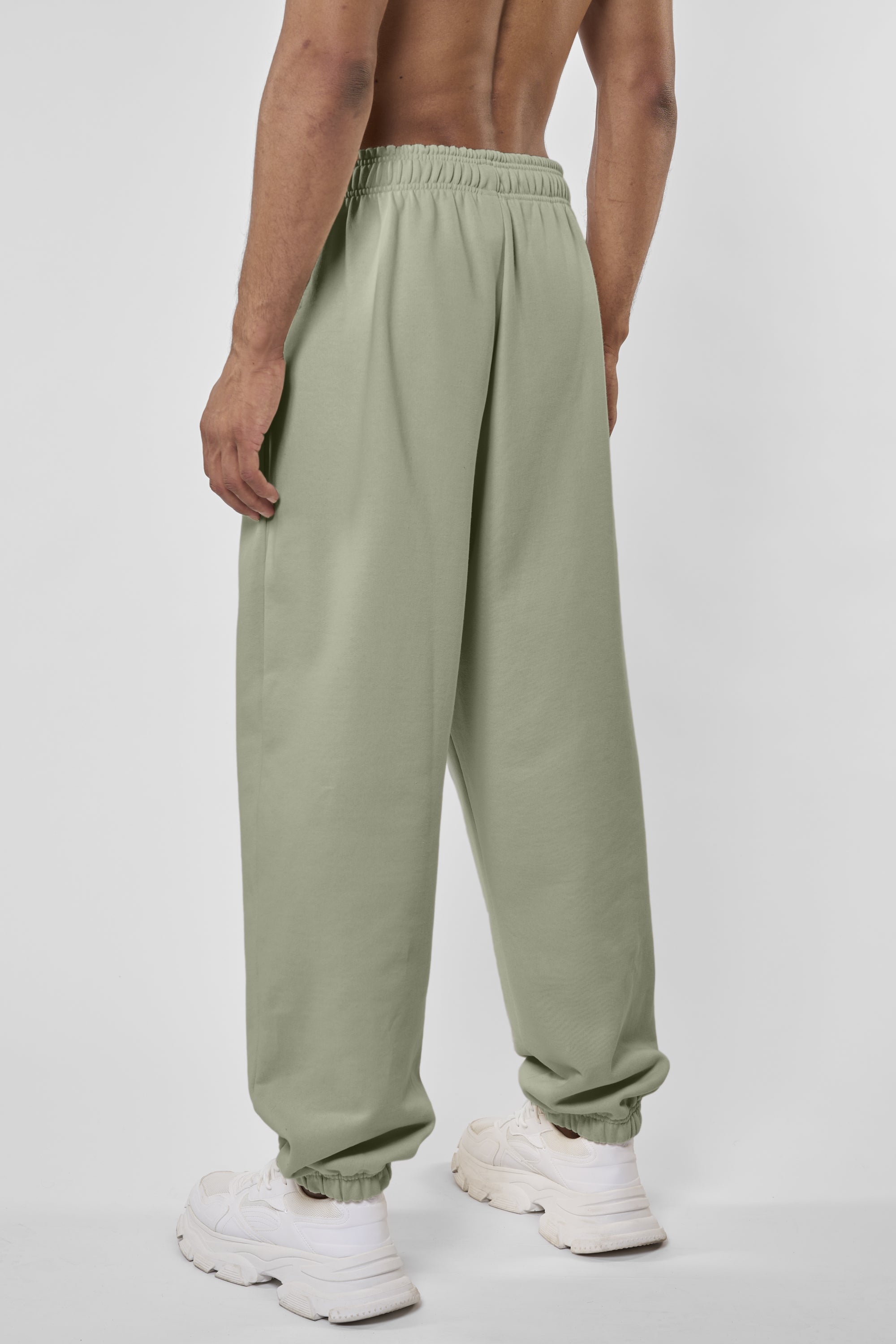Nachhaltig produzierte Sweatpant PlutoAK A - der perfekte Begleiter für jeden Tag Grün