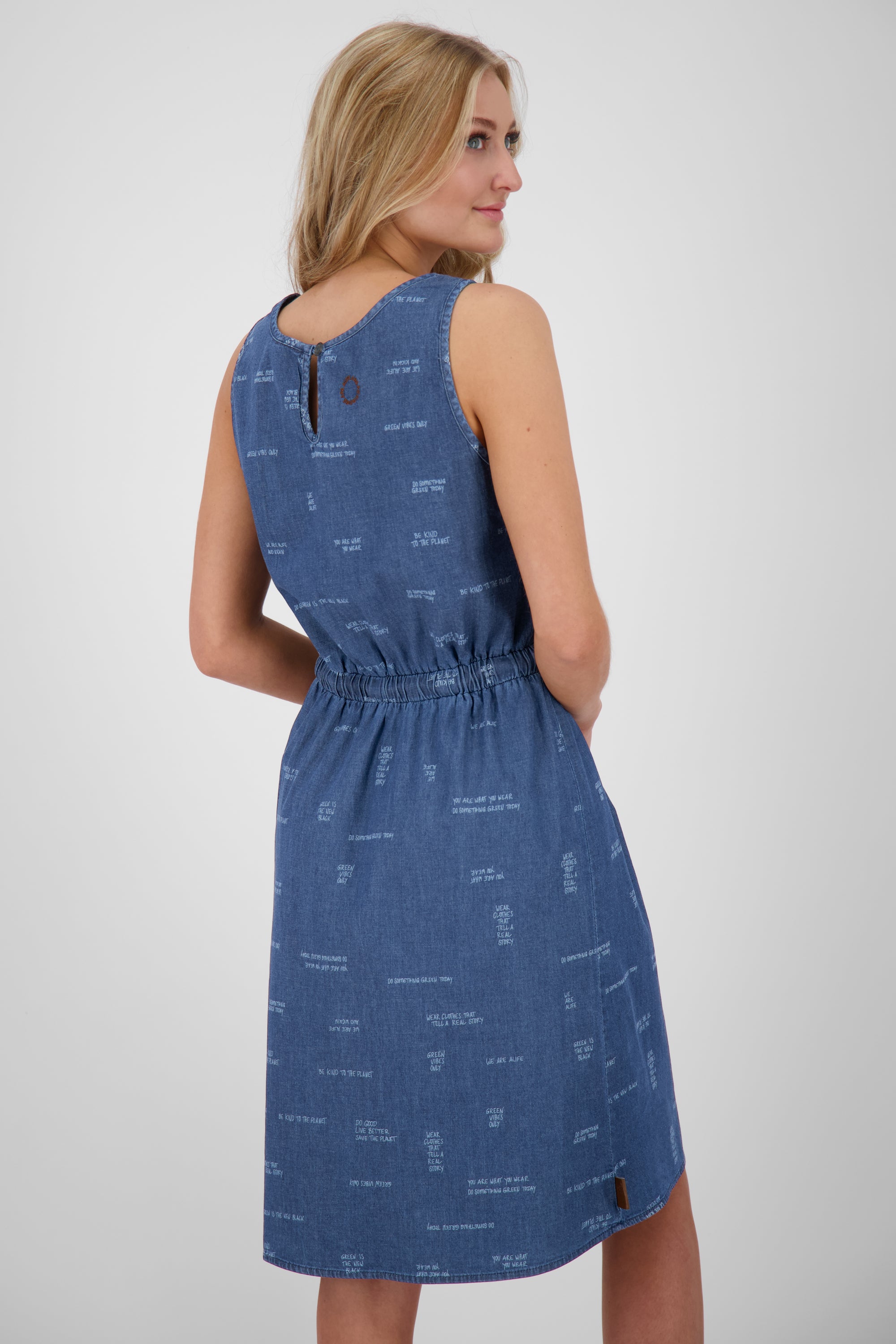 Alife and Kickin Kleid DojaAK - Legerer Denim-Look mit Herz-Logo Dunkelblau