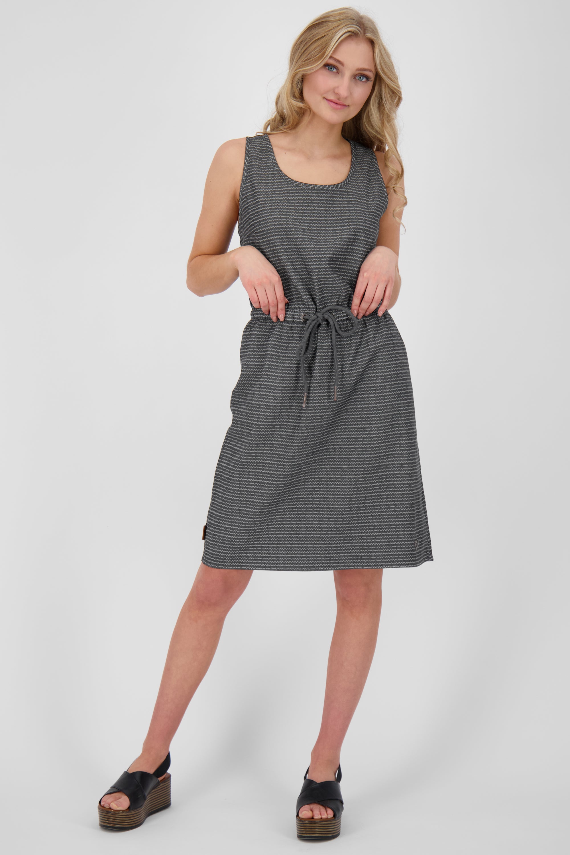 Alife and Kickin Kleid DojaAK - Legerer Denim-Look mit Herz-Logo Schwarz