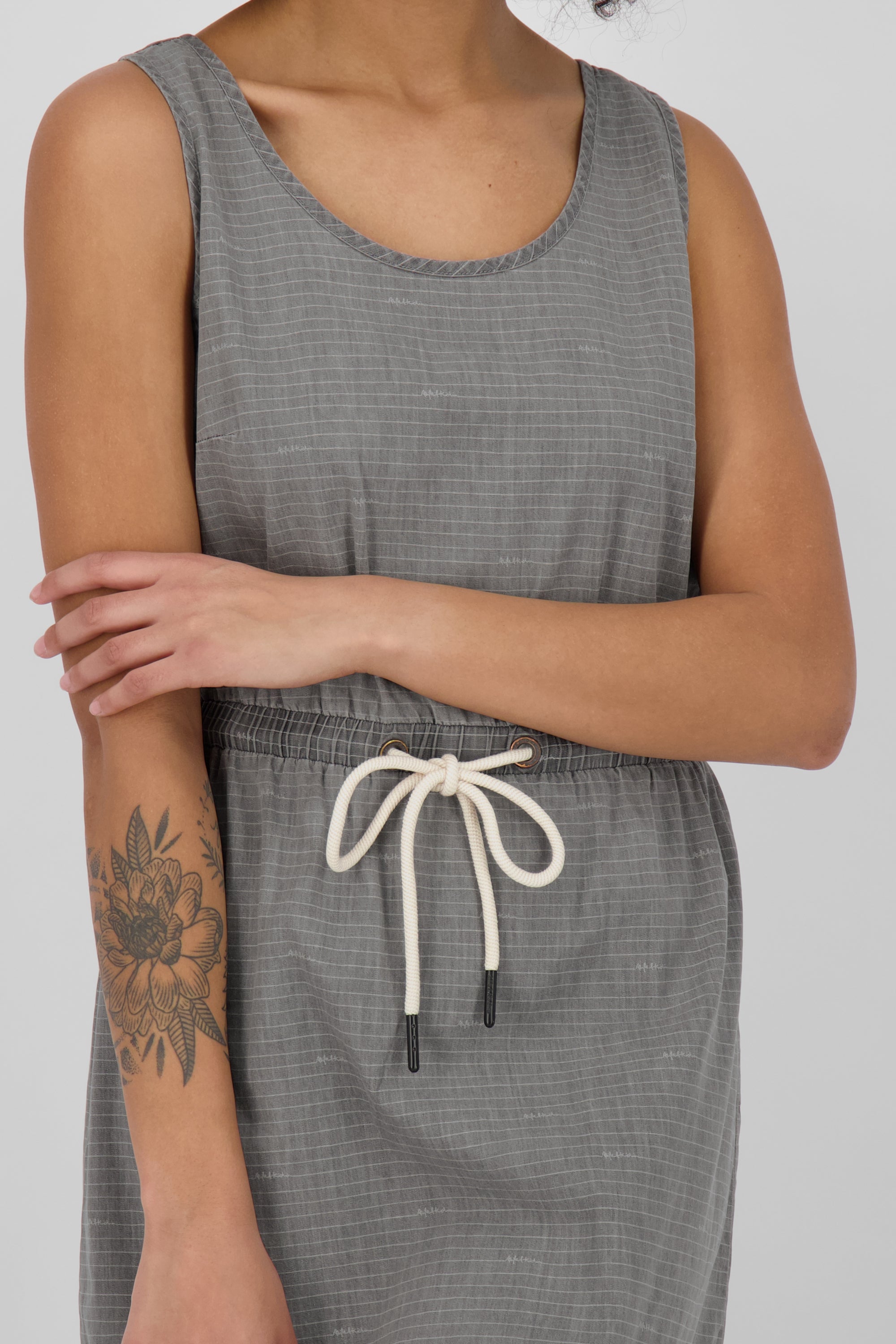 Sommerkleid DojaAK DNM B - Trendy Denim-Look für Damen Grau