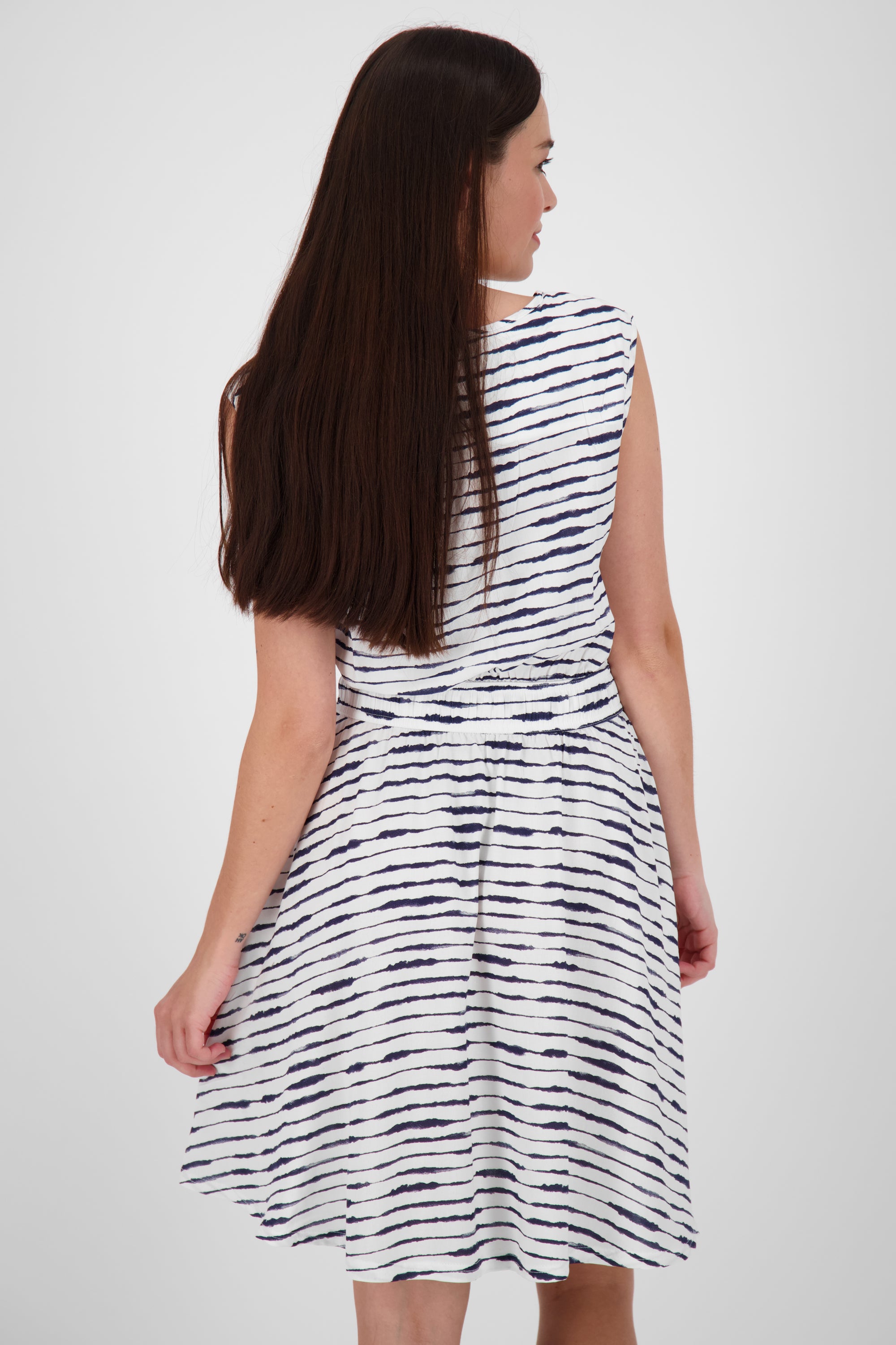 Trendiges Damenkleid ScarlettAK für einen femininen Look im Sommer Weiß